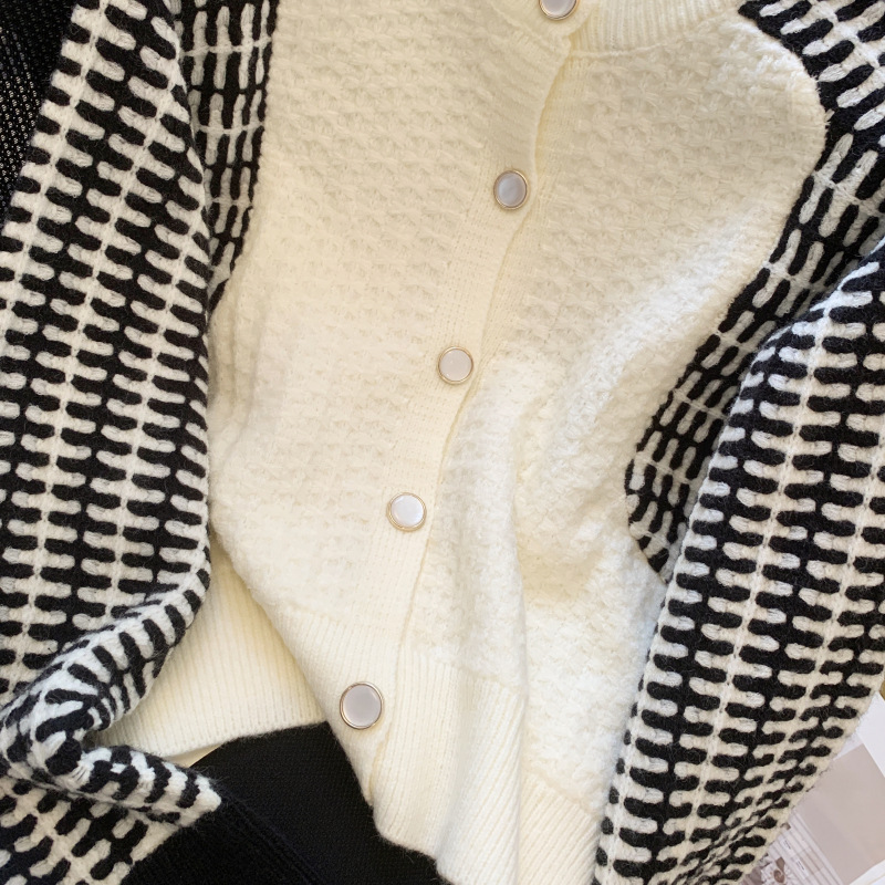 Ladies Oversized Acrylic Contrast Panel V Neck Cardi