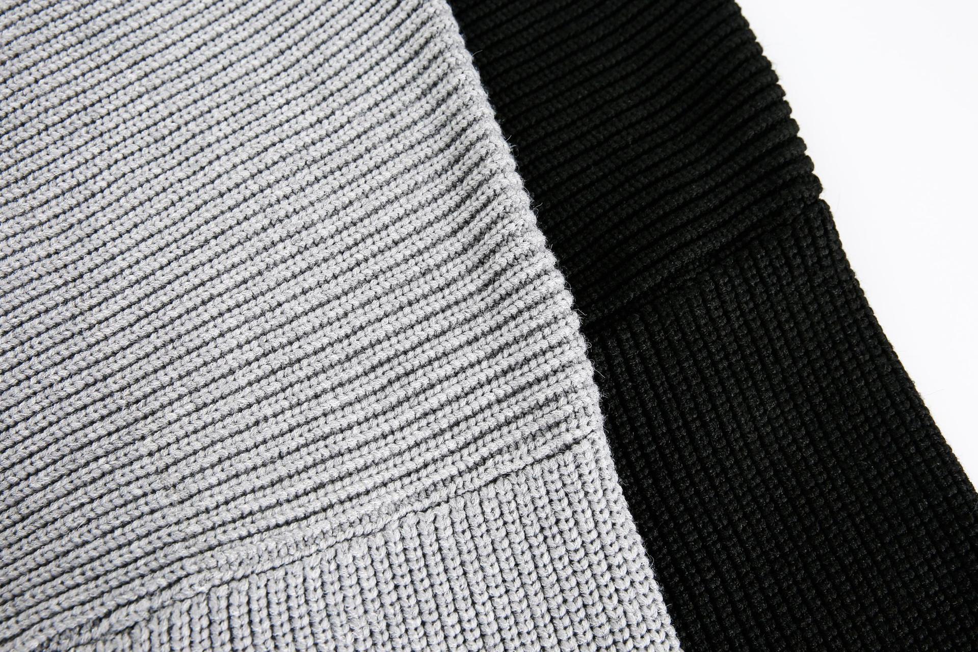 Classic Long Sleeve Mock Turtleneck Zip Sweater