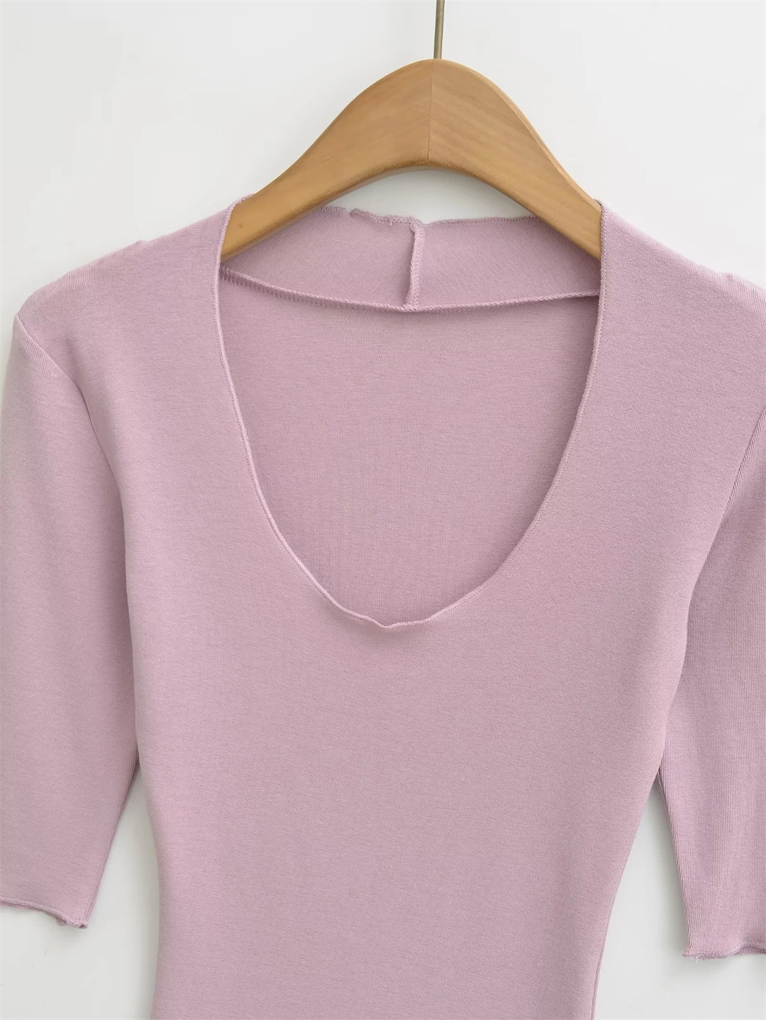 Elbow-Length Scoop Form-Fitting Spice Cropped Tee