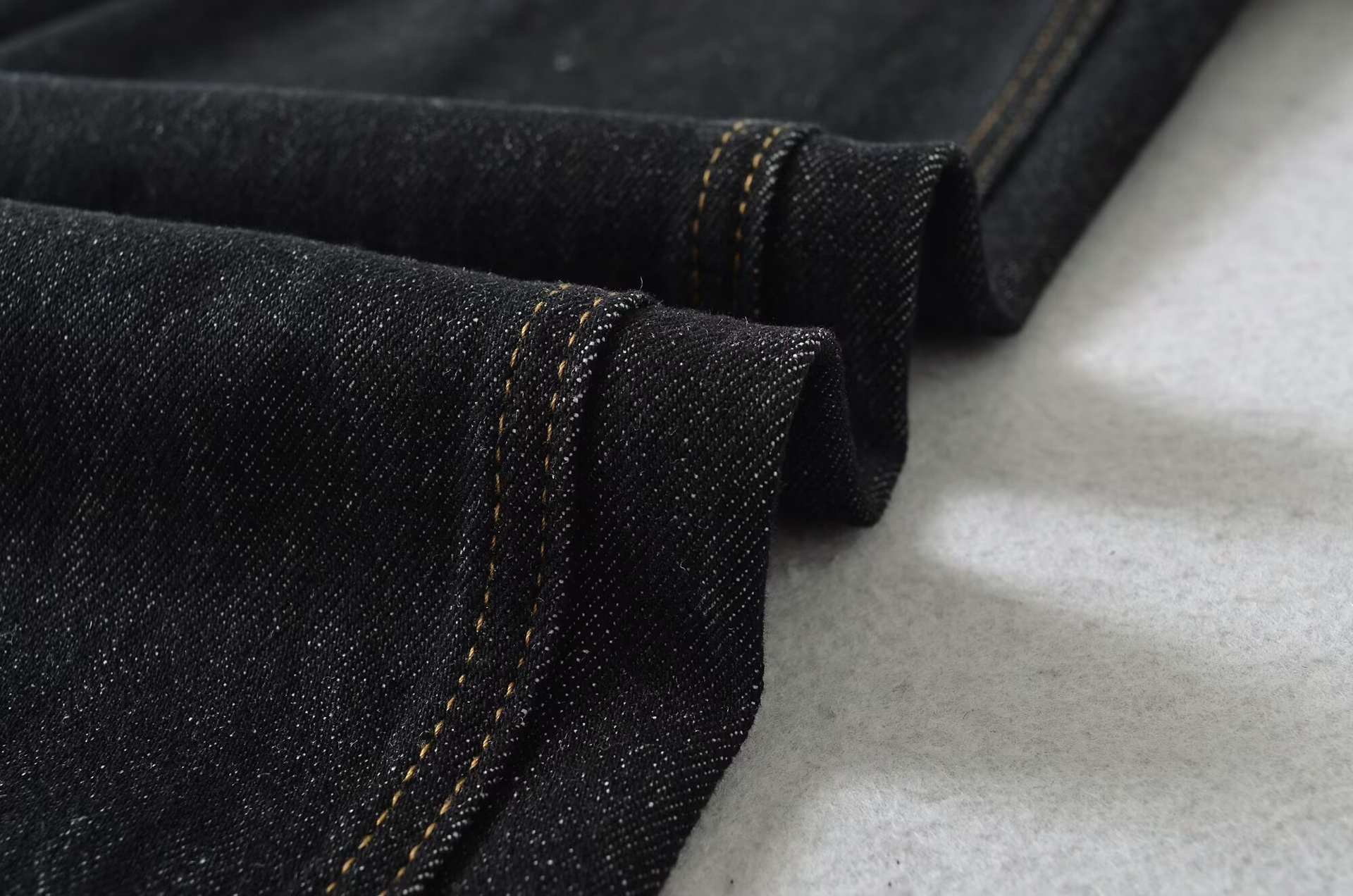 Loose Banana Bent Knife Jeans