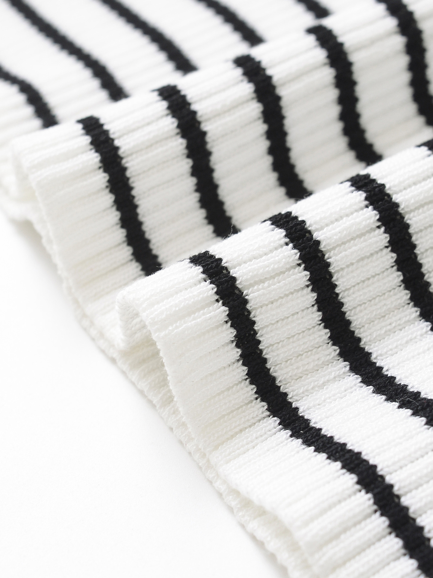 Round Neck Three-Quarter Sleeve Polyester Tee