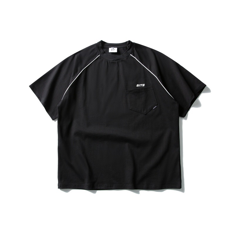 Loose shoulder length short sleeves with wrapped edge and patch pocket design