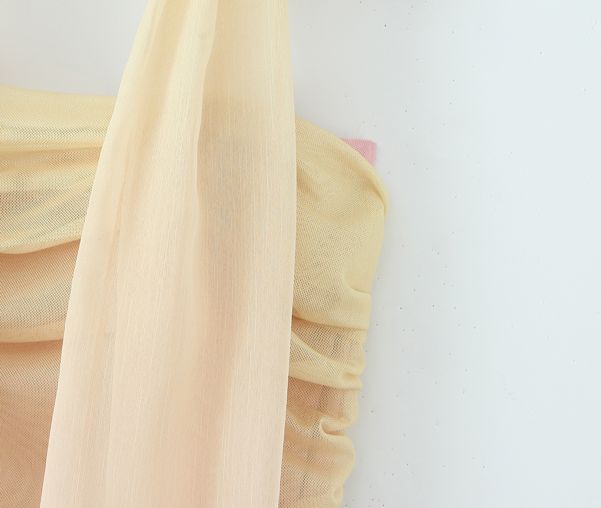 Gradient wrinkled waist cinching strapless dress