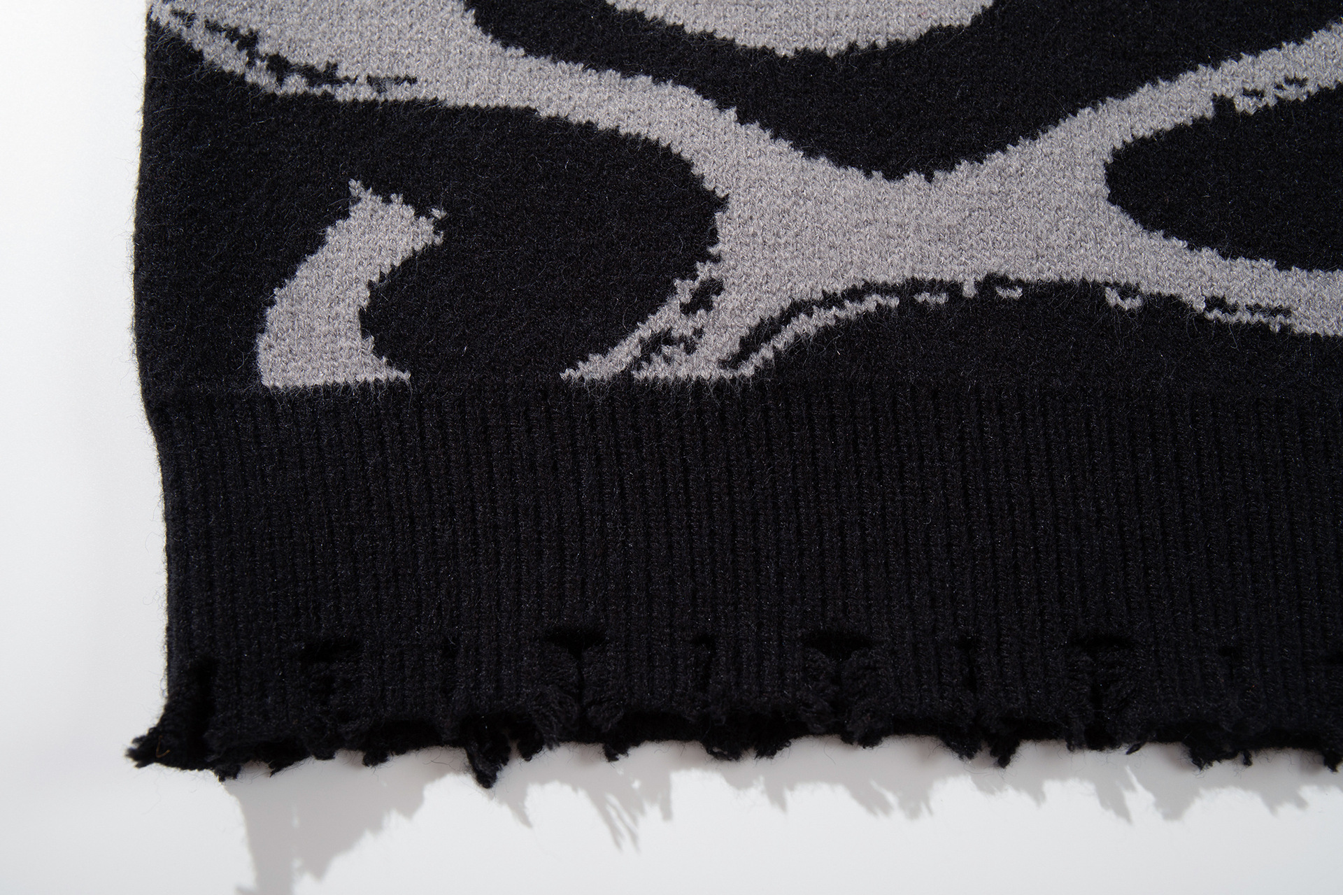 Loose Jacquard Sleeveless Acrylic Sweater