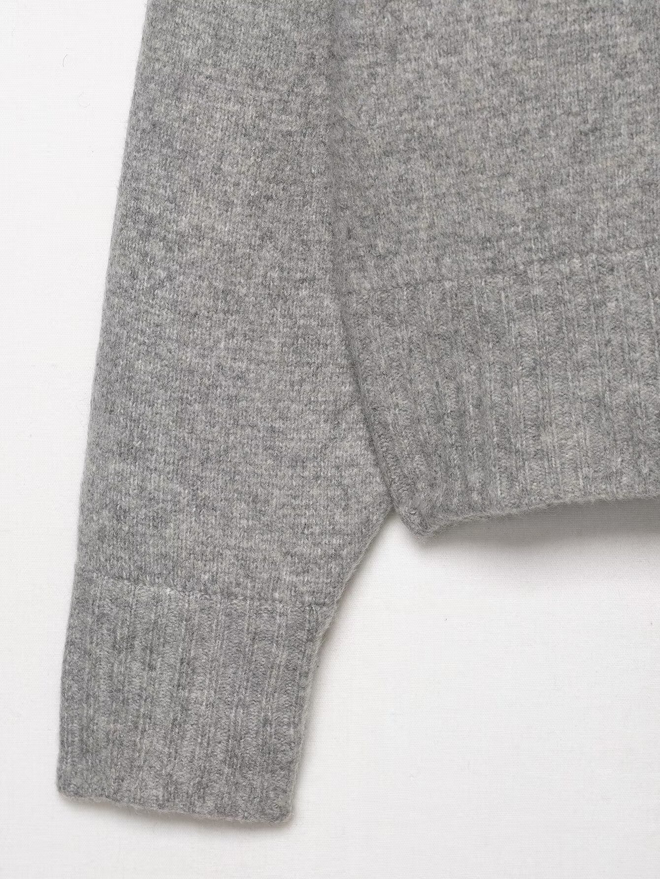 Ladies Charcoal Polyester Button-Front Full-Length Sleeve Sweater