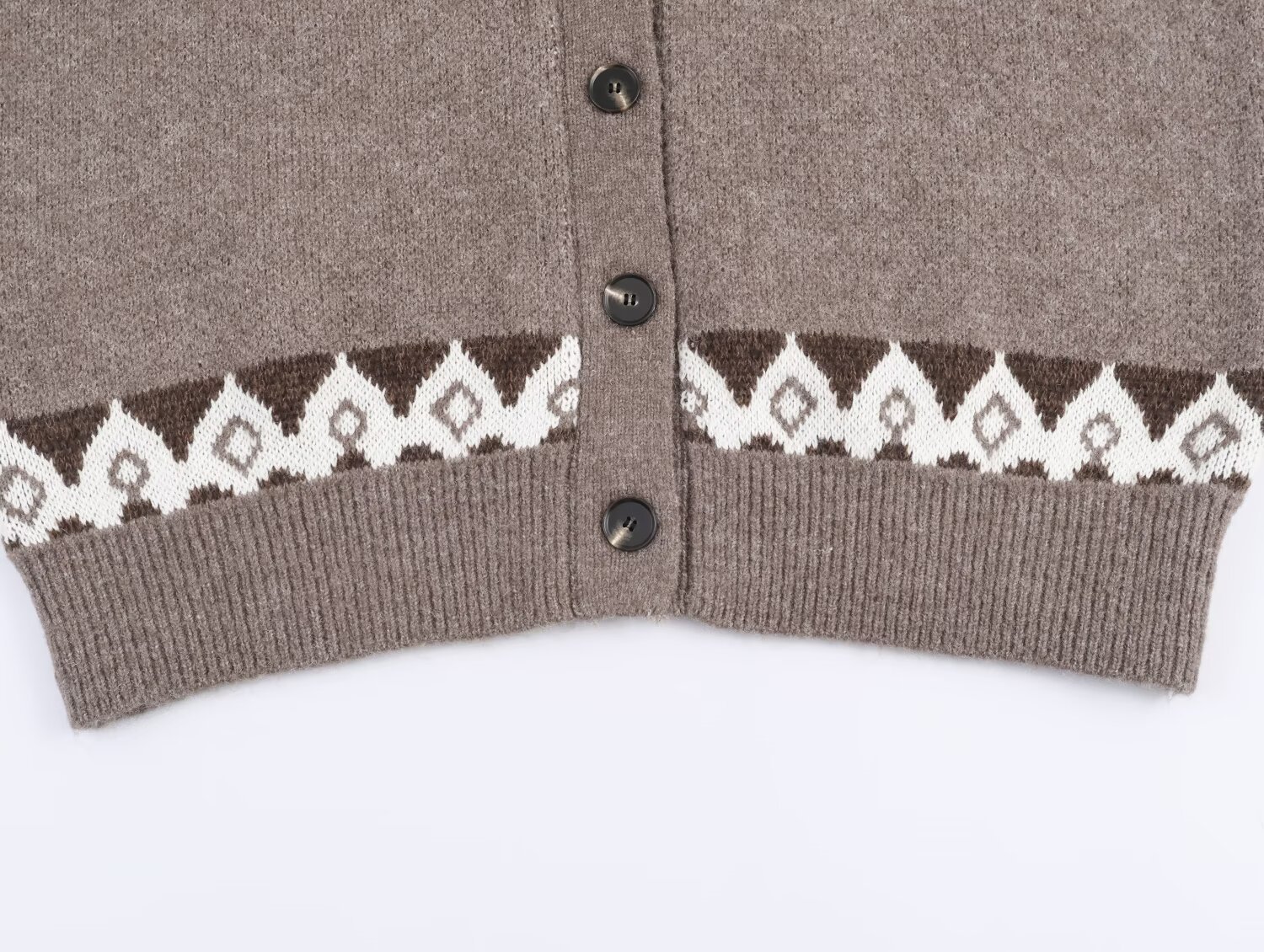 Brushing effect jacquard knitted jacket