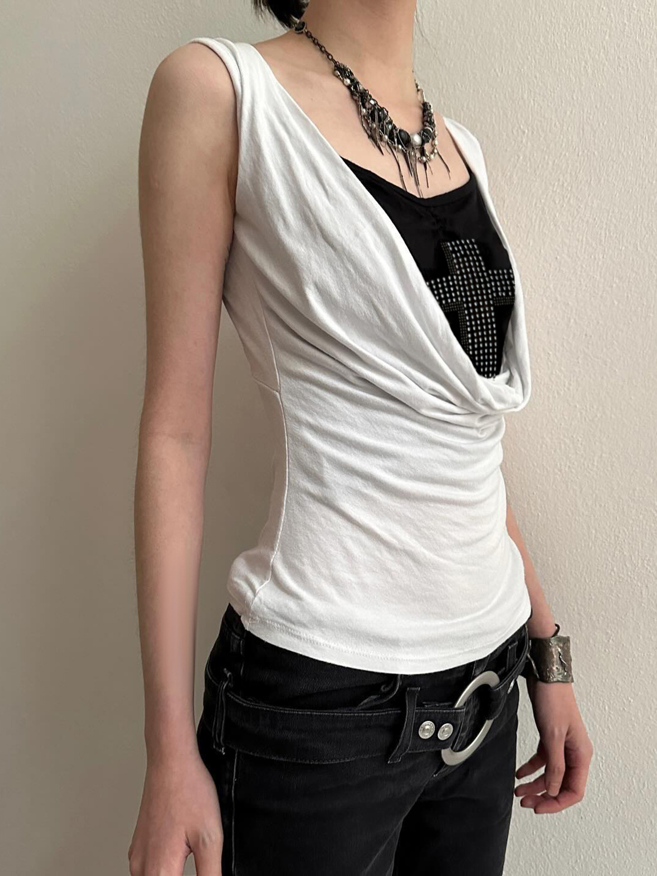 Post-Apocalyptic Style Unique Swing Collar Cross Splicing Sleeveless Top Spicy Girl Color Block Short Fake Two-Piece Knitted Vest