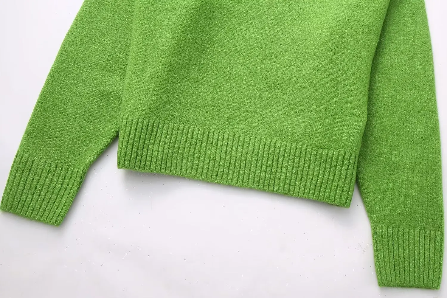 Ladies Olive Mock Neck Cropped Knit Sweater