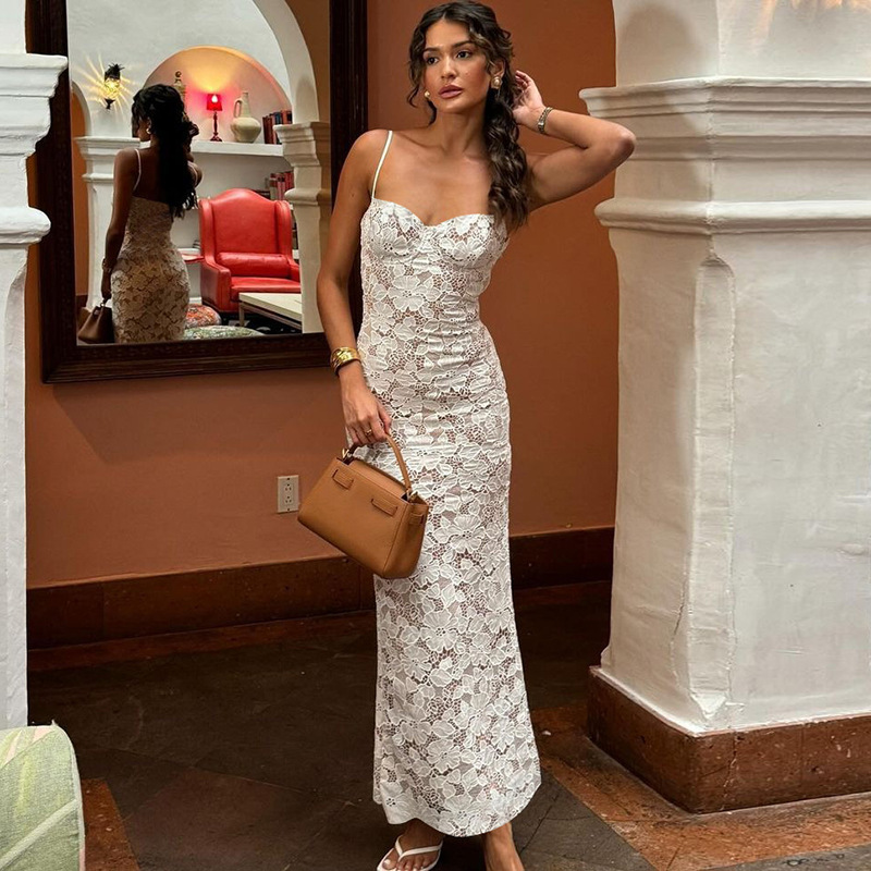 Women's Sexy Lace Splicing Strapless Backless Long Fitted Strap Dress