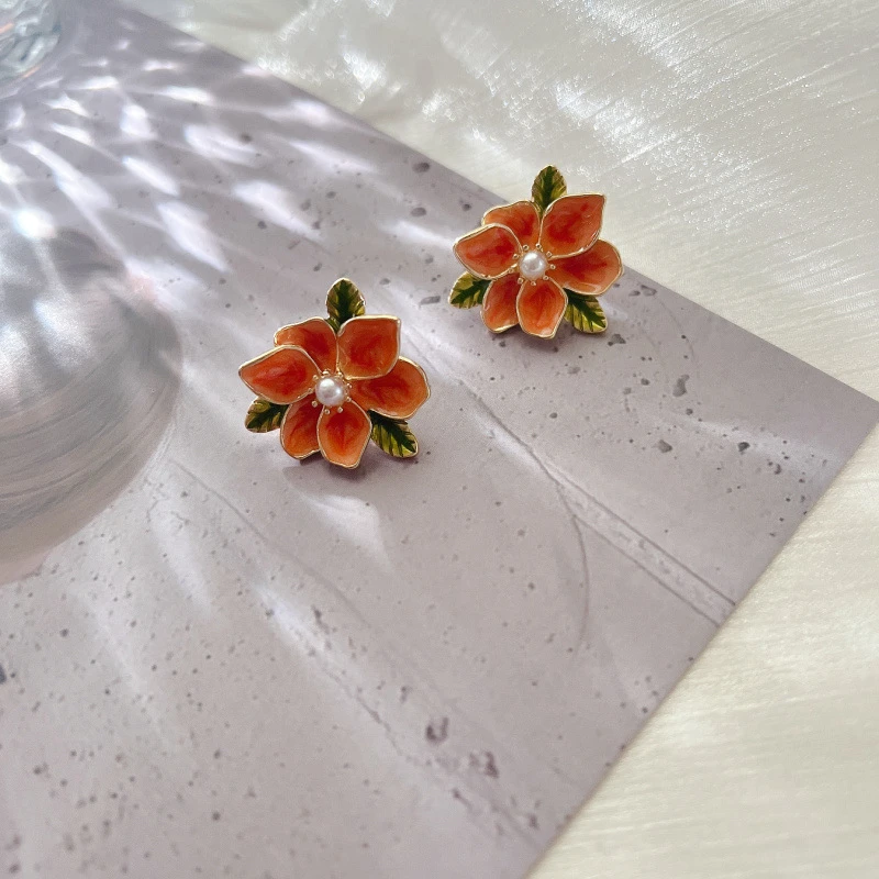 Vintage Imitation Pearl Delicate Painted Flower Alloy Stud Earrings Elegant Office Earring for Women Jewelry
