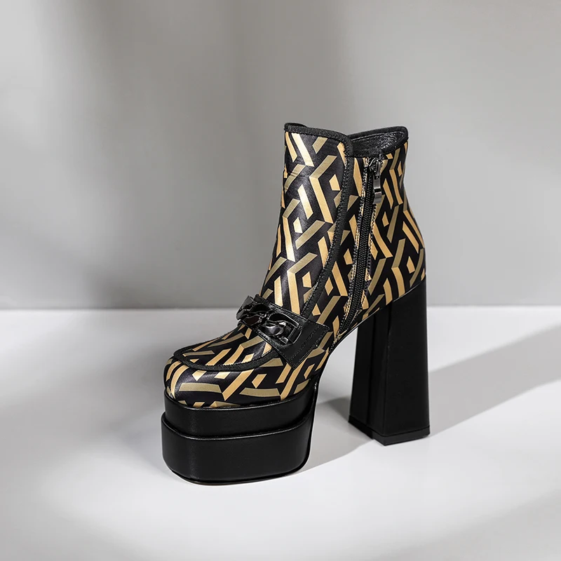 Chunky High Heels New Leather Metal Decor Ankle Boots Fashion Female Square Toe Zipper Platform Short Boots Botas