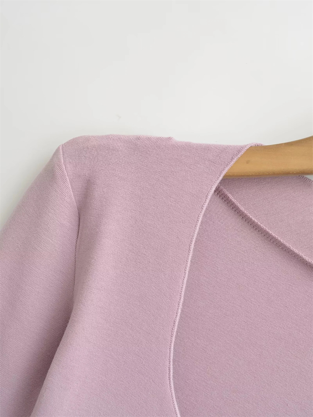 Elbow-Length Scoop Form-Fitting Spice Cropped Tee