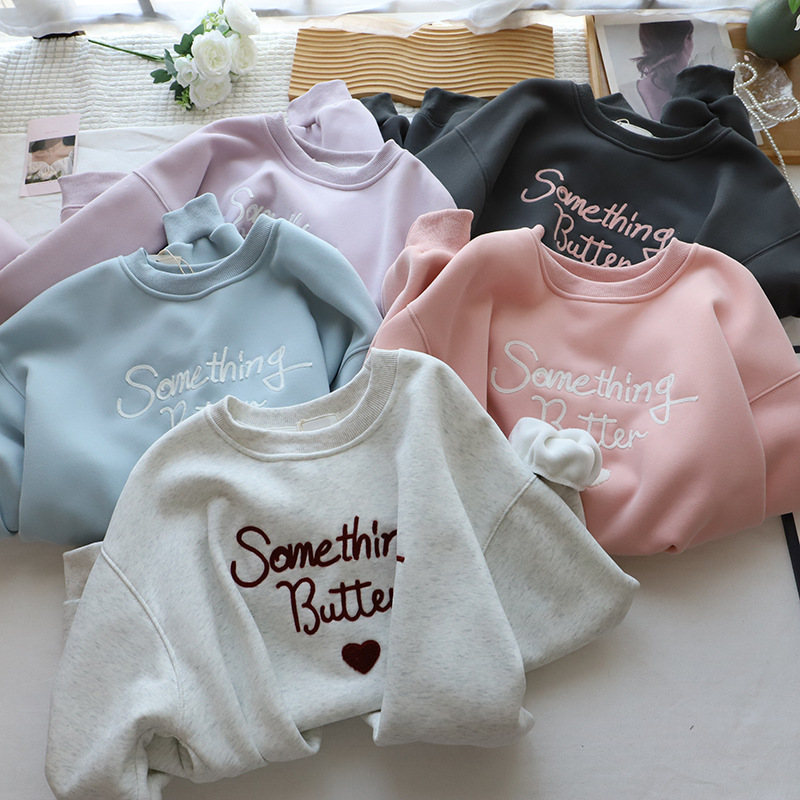Causal Loose Fleece-Lined Hoodie with Letter and Heart Embroidery Round Neck Women's Sweatshirt