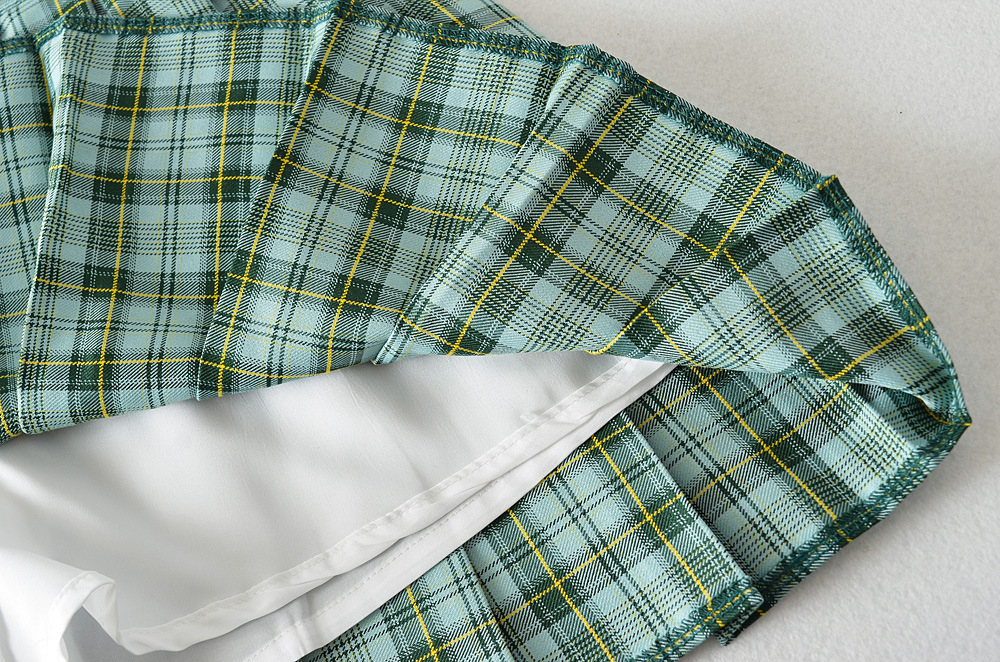 Heart Buckle Sexy High Waist Pleated Short Skirt