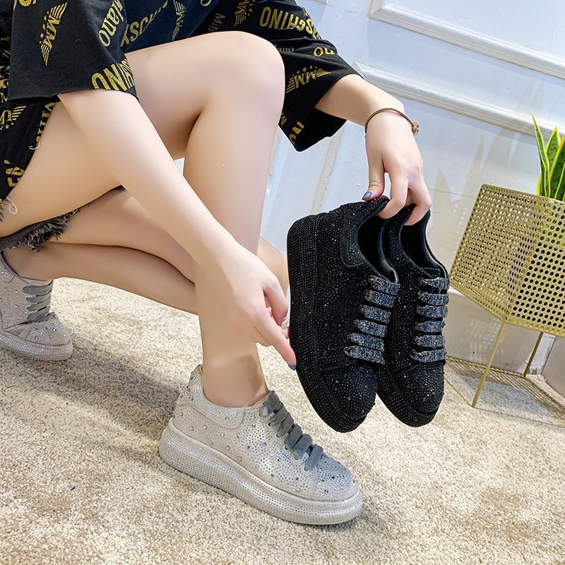 Autumn new full diamond sponge cake thick sole sports and leisure shoes, popular on the internet with leather surface women's single shoe trend