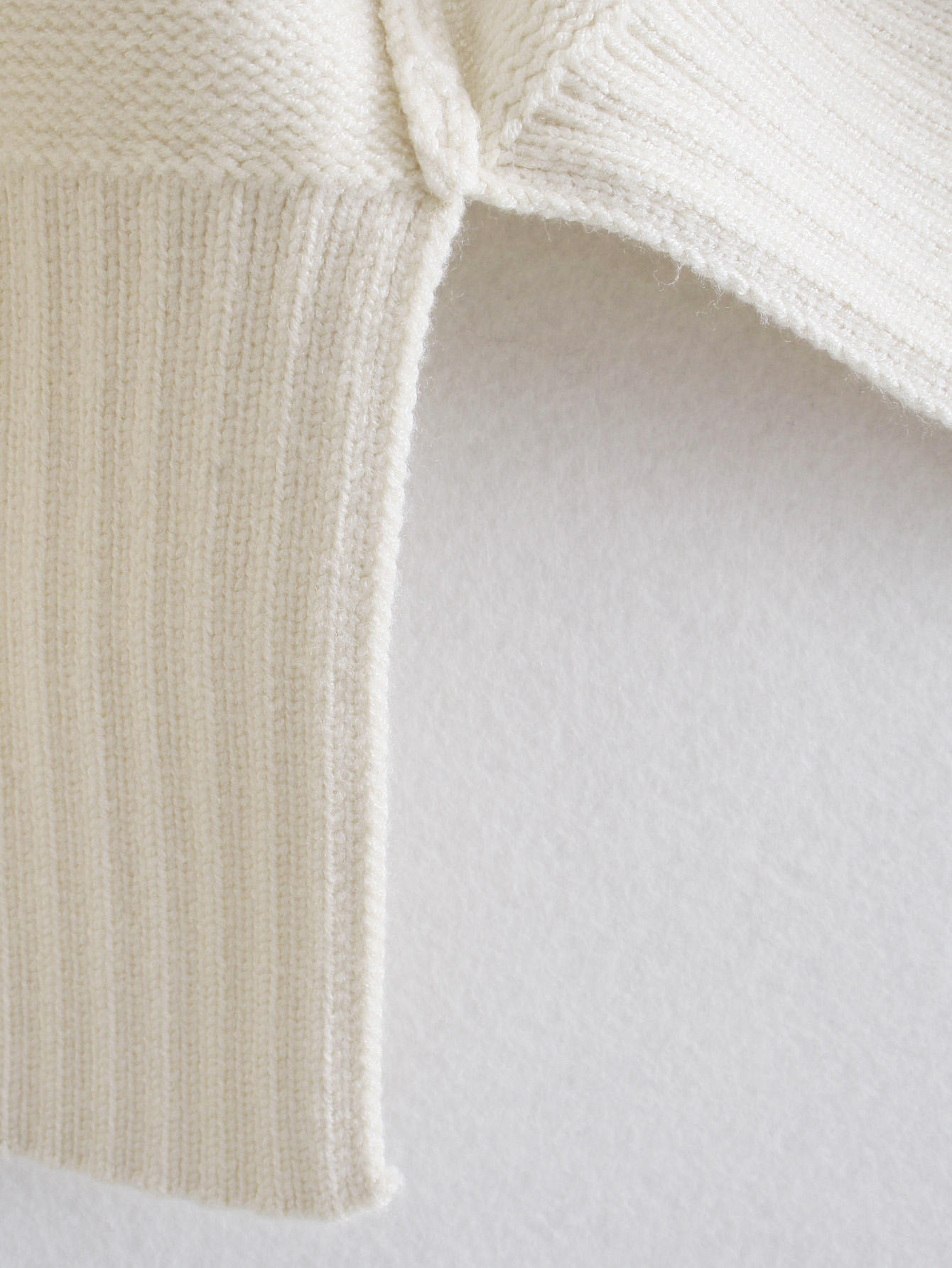 Ladies Polyester Stripe Sweater