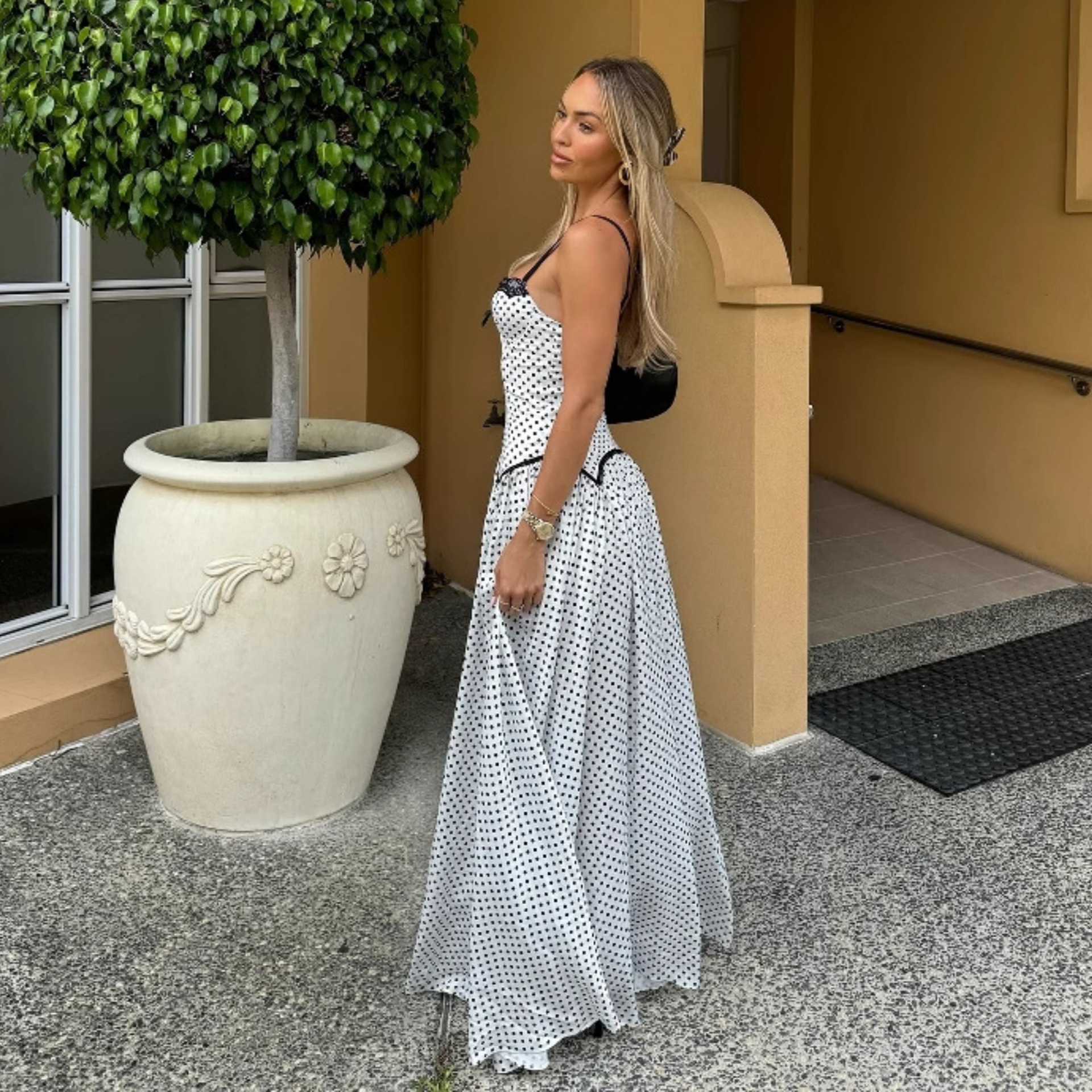 Backless camisole white polka dot dress for women's wear