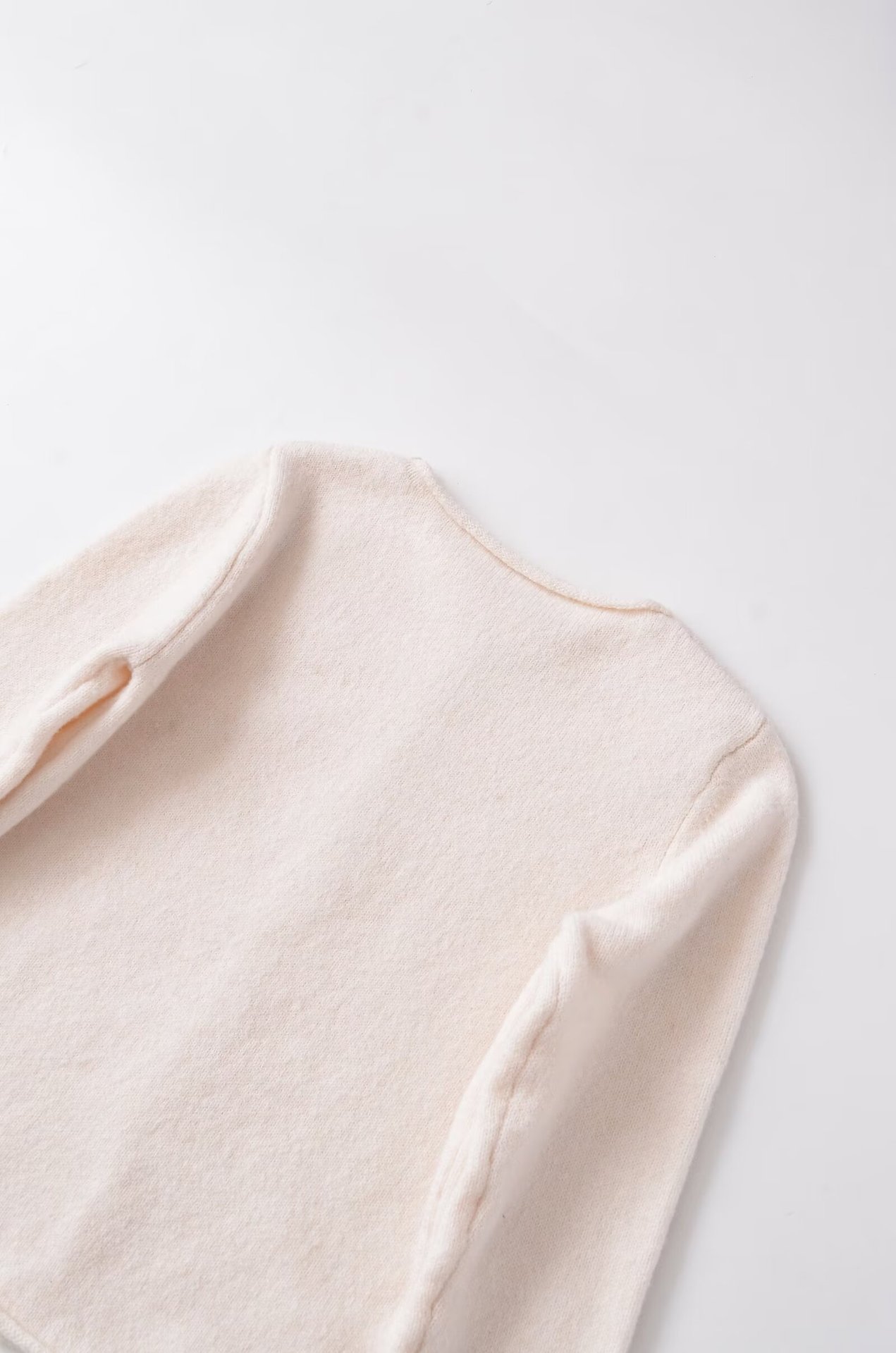 Classic Fit Solid Color Long Sleeve Polyester Sweater