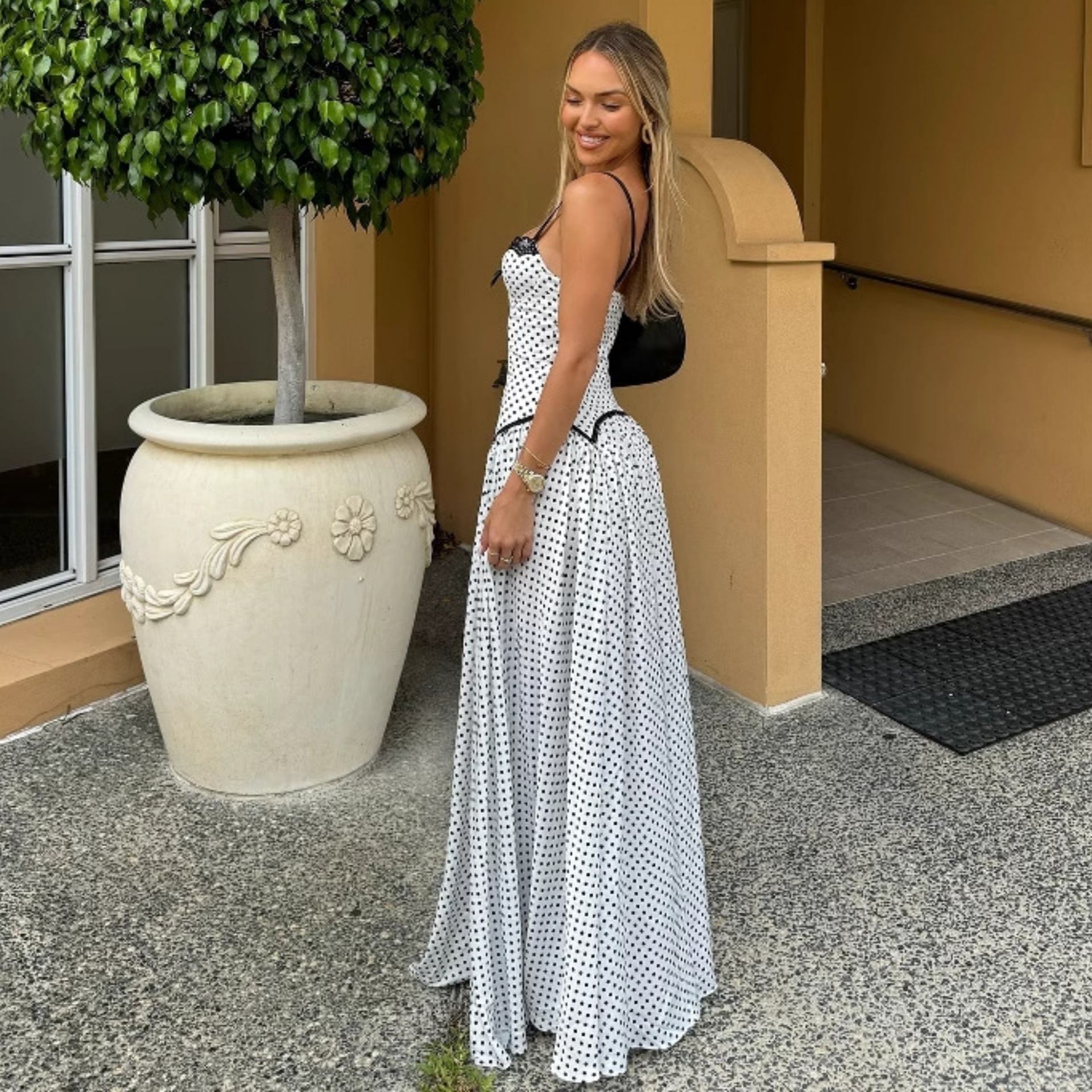 Backless camisole white polka dot dress for women's wear