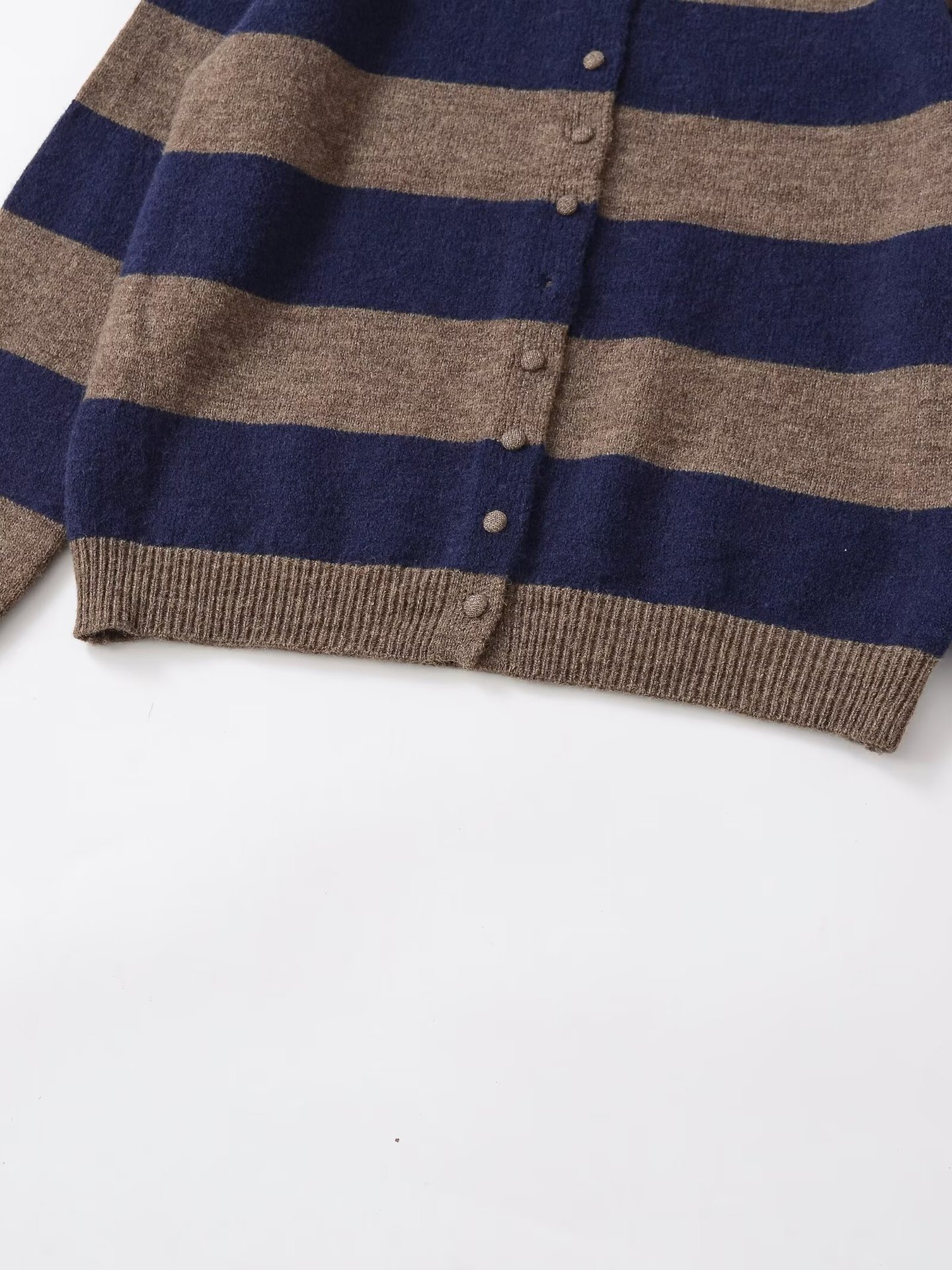 Long sleeved polo collar striped knitted sweater