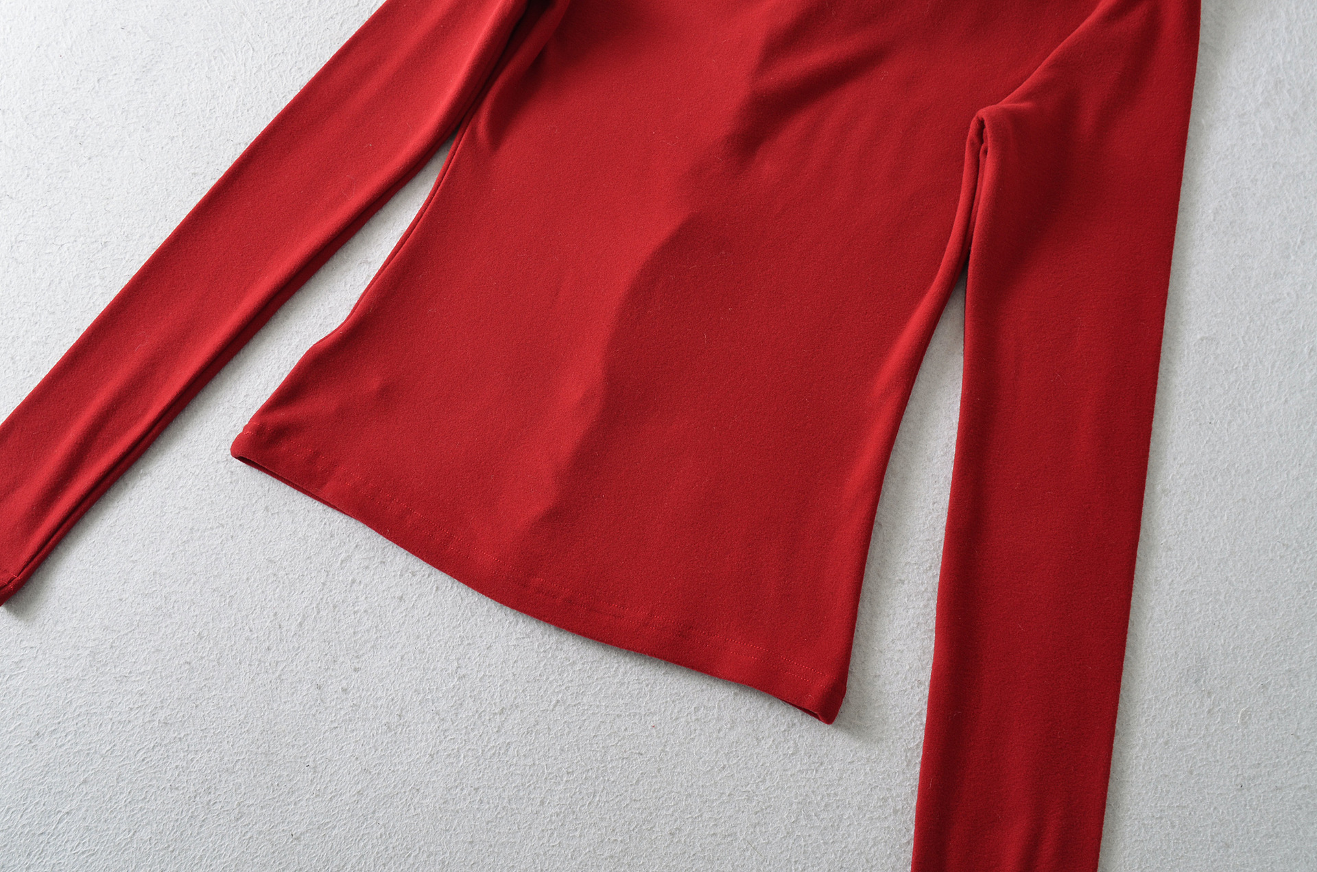 Form-Fitting Polyester Pullover Hoodie