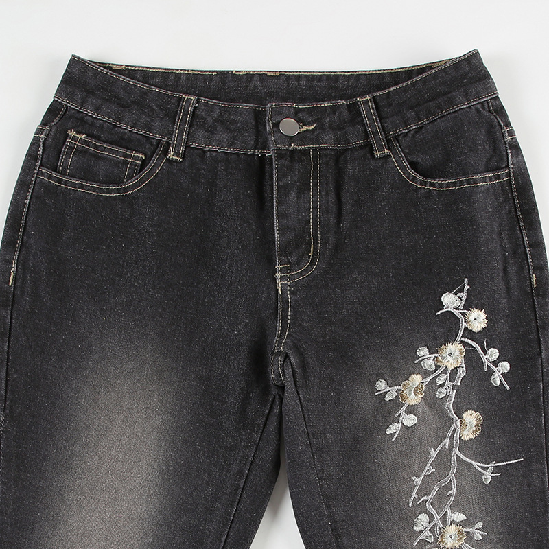 Plant flower embroidery slim fit and slimming flared jeans