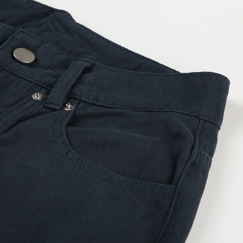 Retro rivet splicing design for split jeans