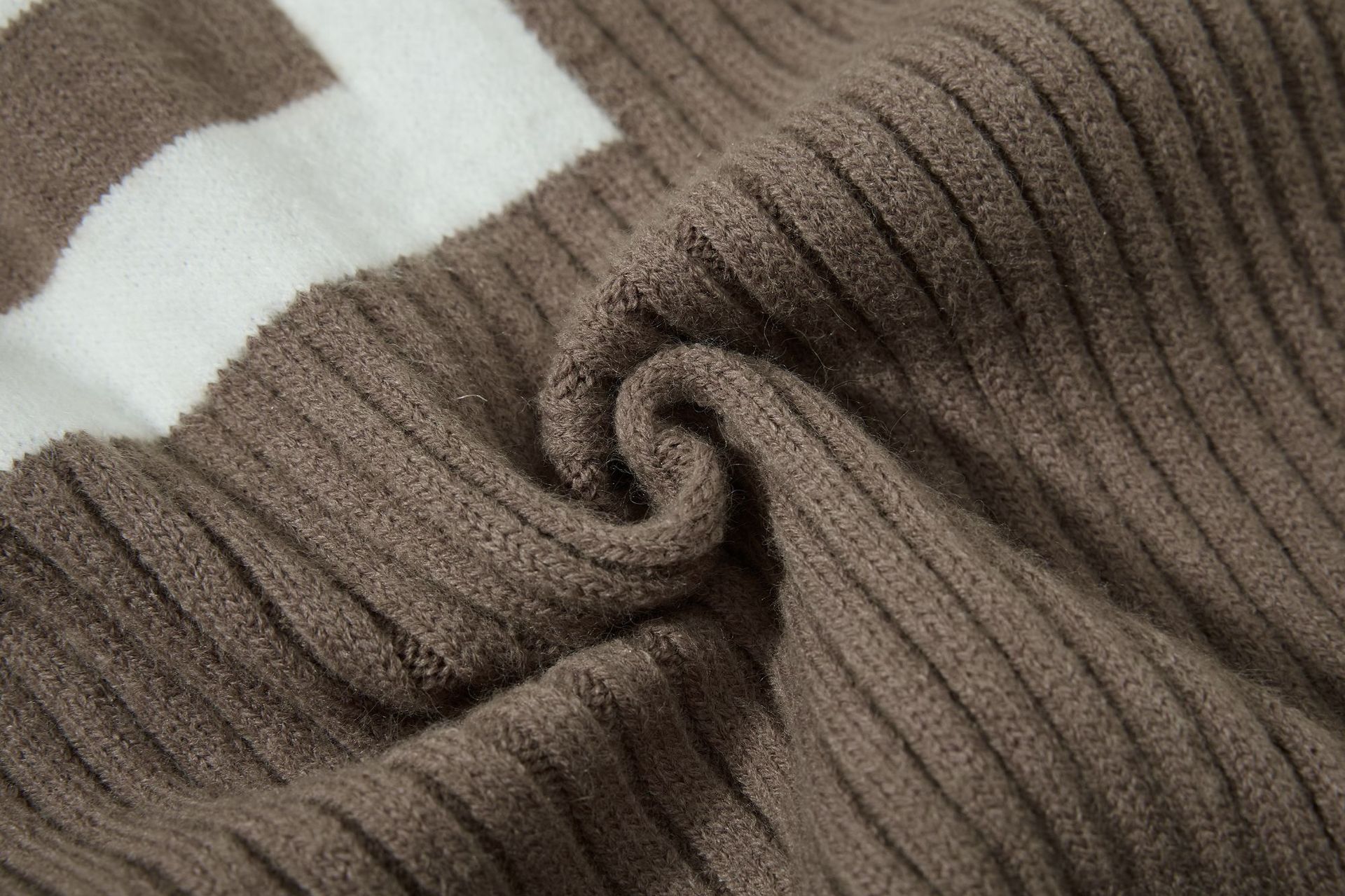 Sporty Loose Jacquard Long Sleeve Sweater