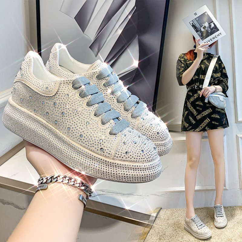 Autumn new full diamond sponge cake thick sole sports and leisure shoes, popular on the internet with leather surface women's single shoe trend