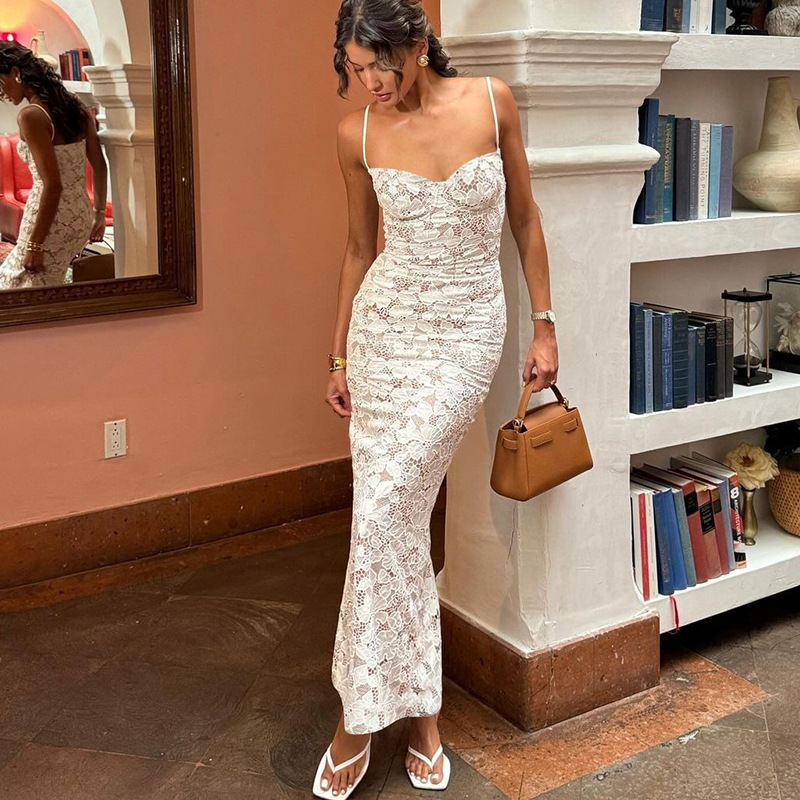 Women's Sexy Lace Splicing Strapless Backless Long Fitted Strap Dress