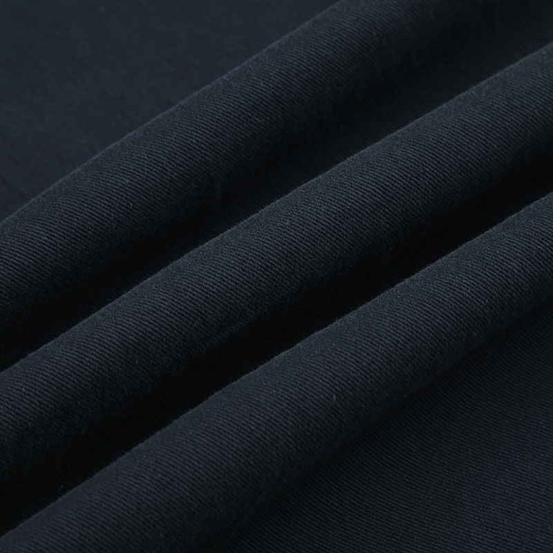 Retro rivet splicing design for split jeans