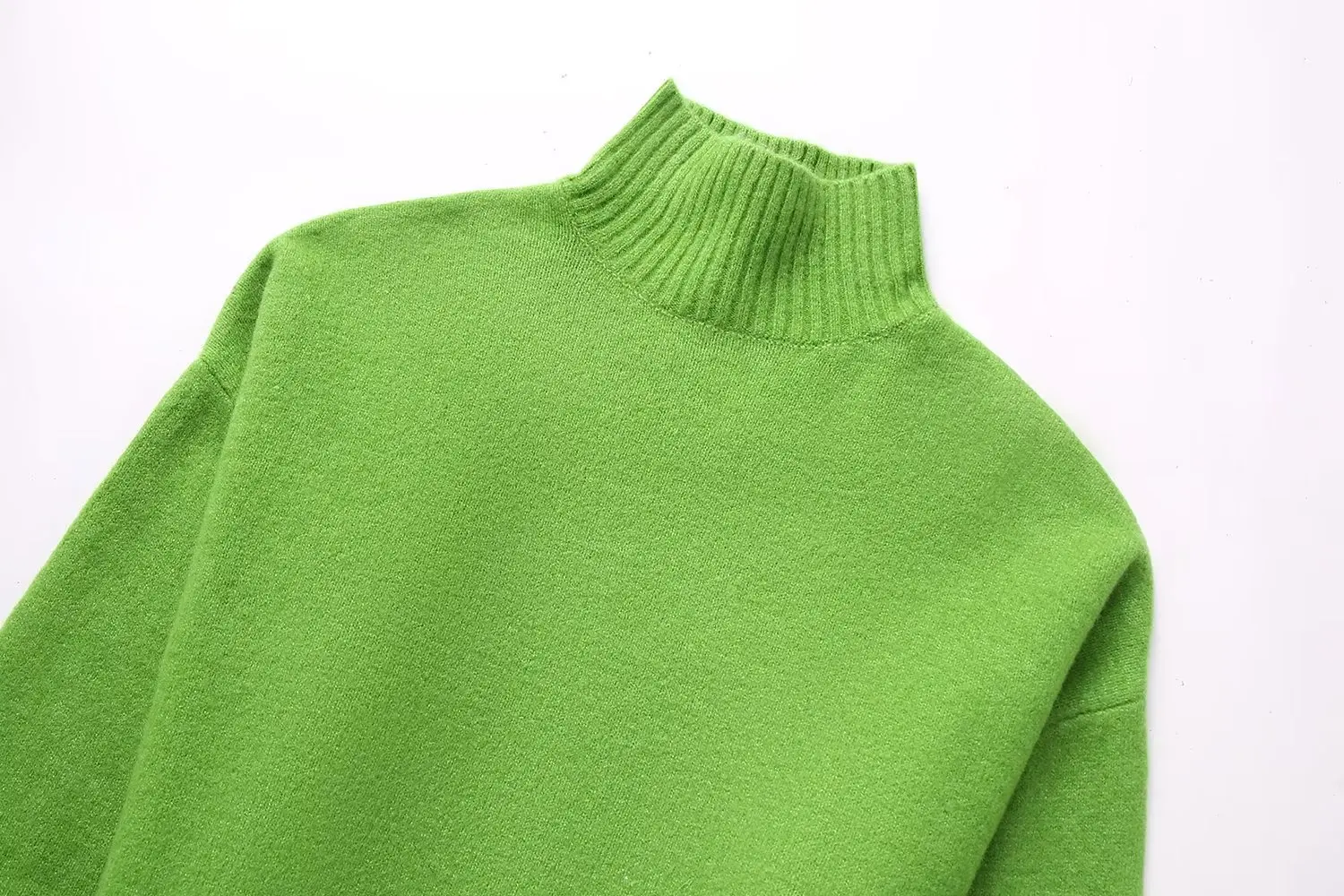 Ladies Olive Mock Neck Cropped Knit Sweater