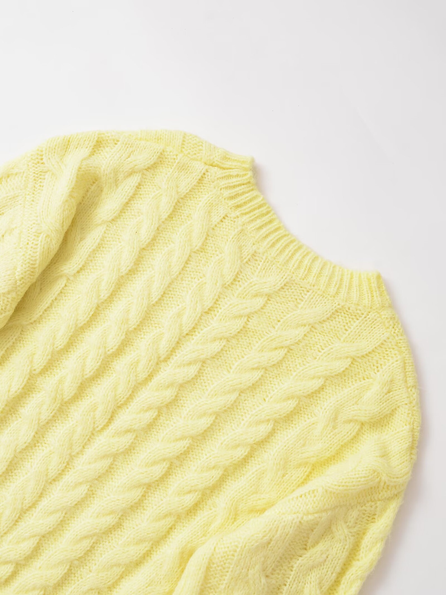 Relaxed Cable Long Sleeve Polyester Sweater
