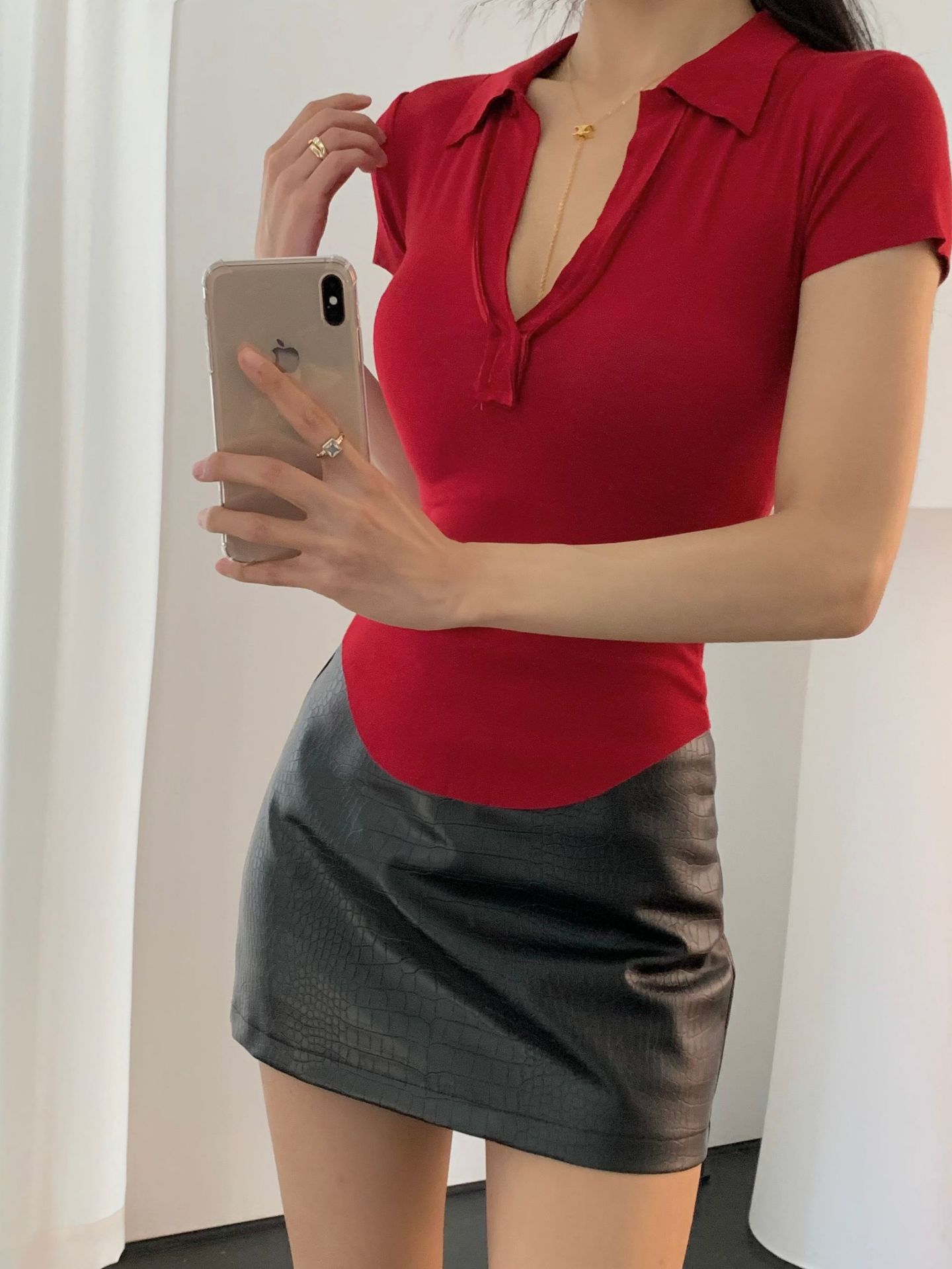 Plain Spandex Plunge Frayed Rounded Slim Tee