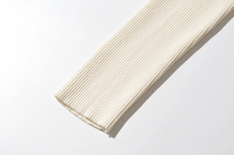 Ladies Cotton Wrist-Length Plunge Snap Stretch-Fitted Body