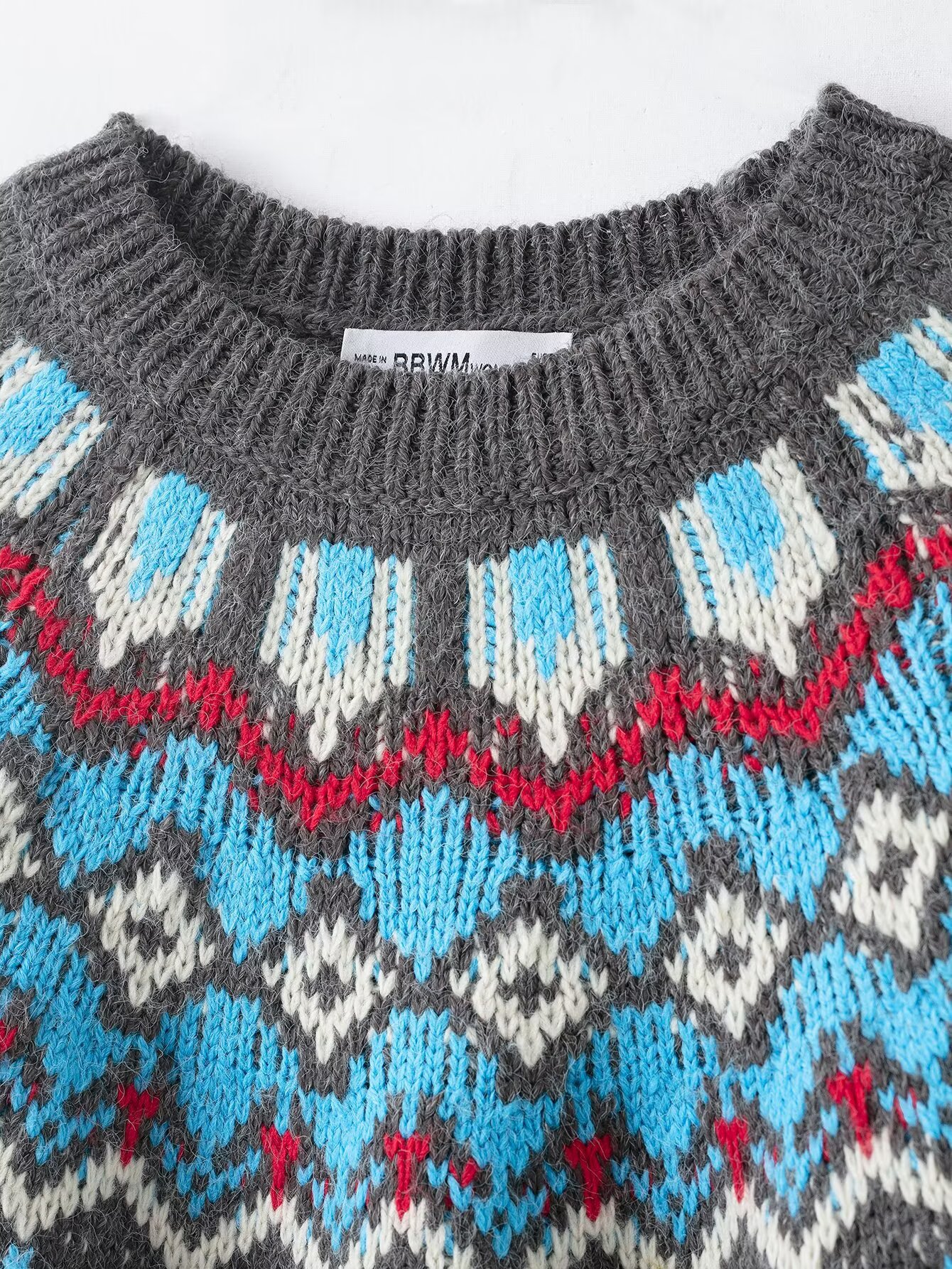 Round neck jacquard knitted sweater