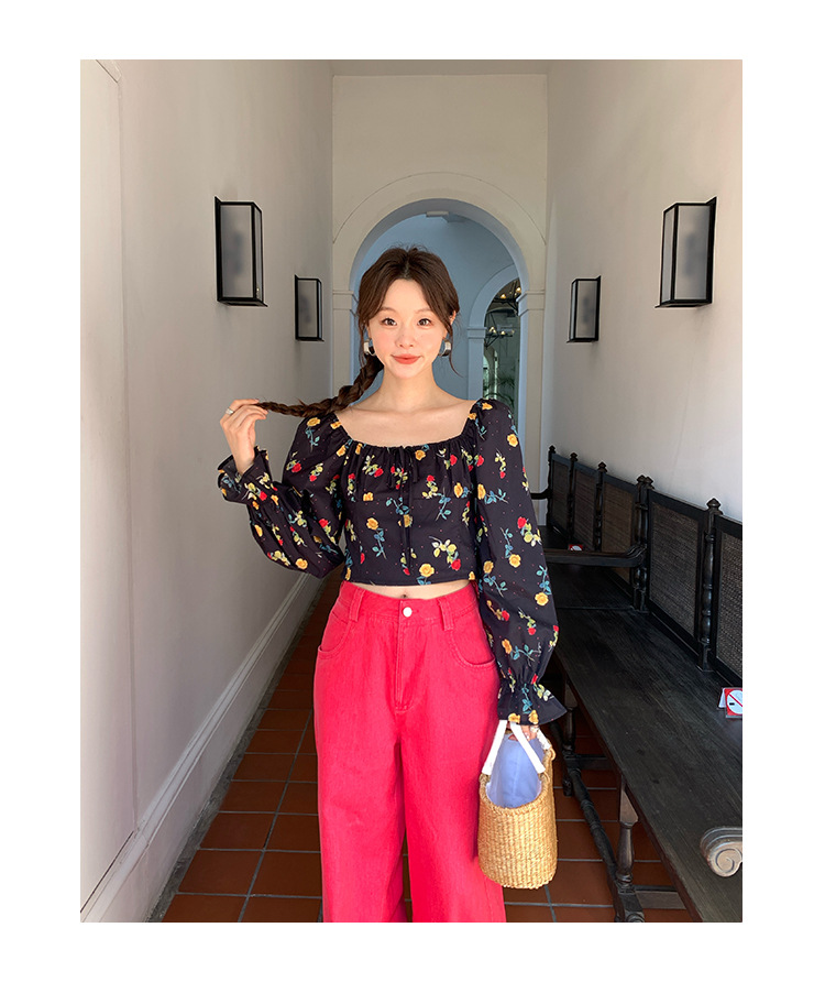 U-Neck Breezy Fragmented Blossom Body-Hugging Cropped Top