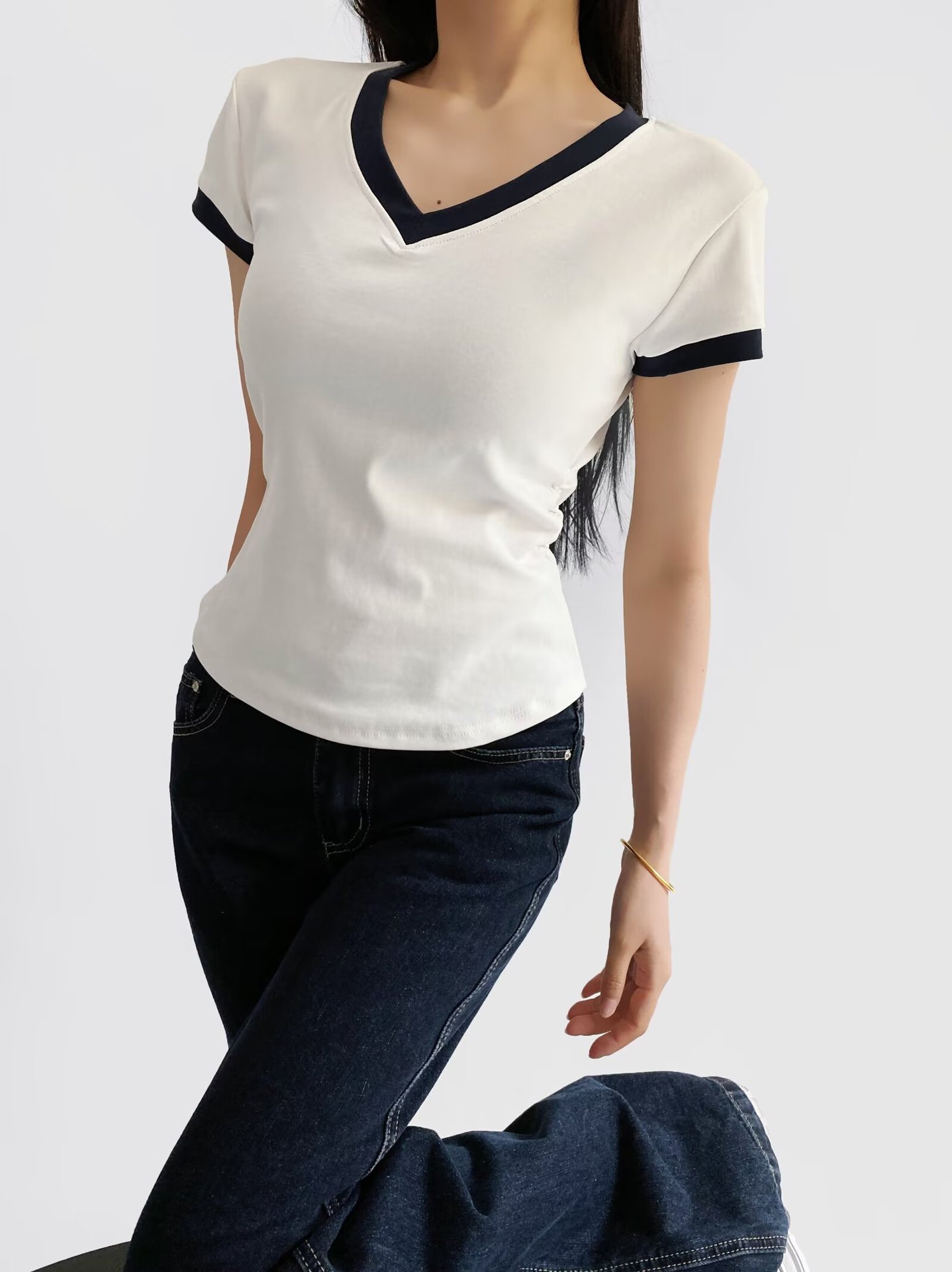 V-neck short sleeved T-shirt top