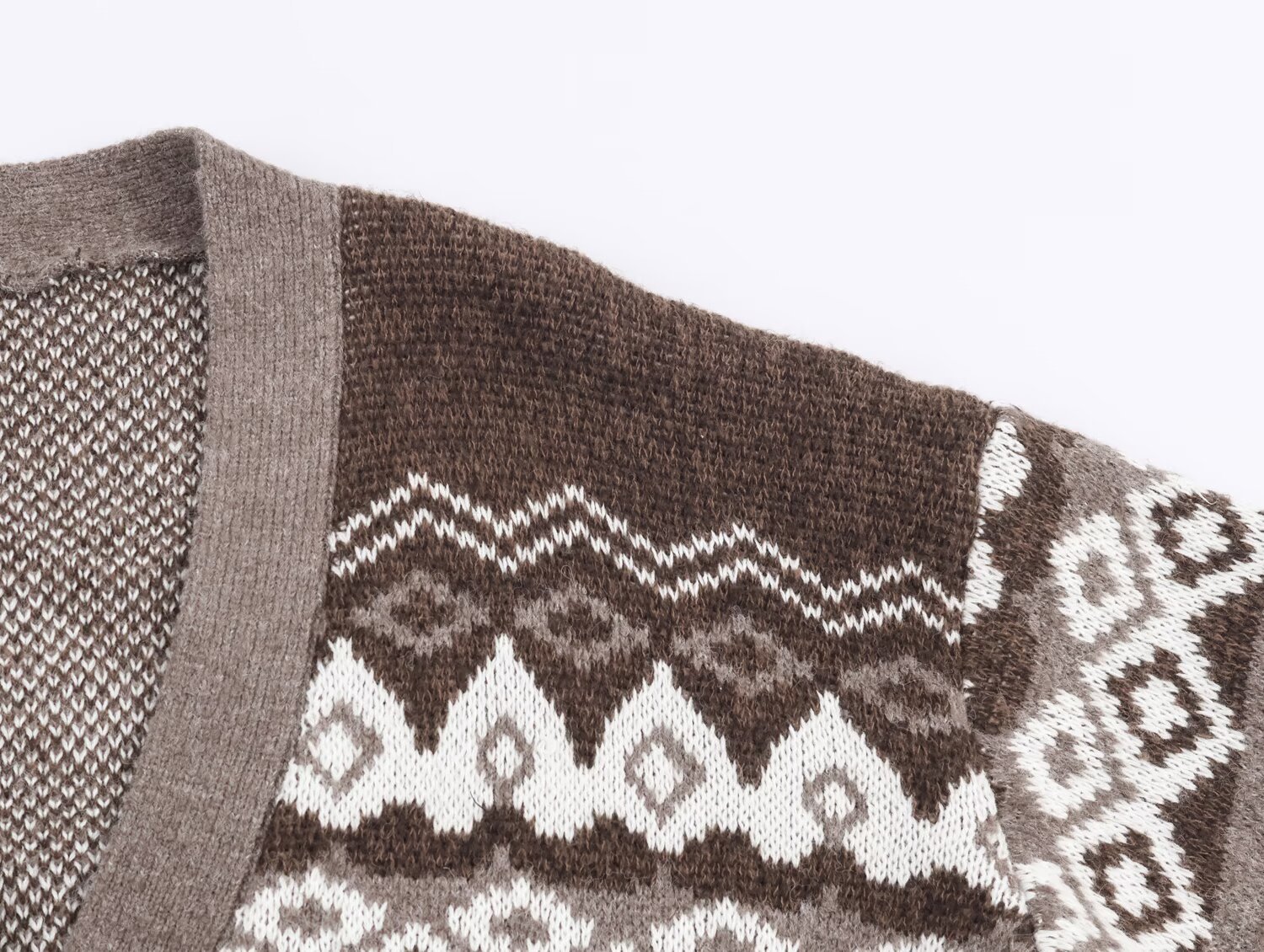 Brushing effect jacquard knitted jacket