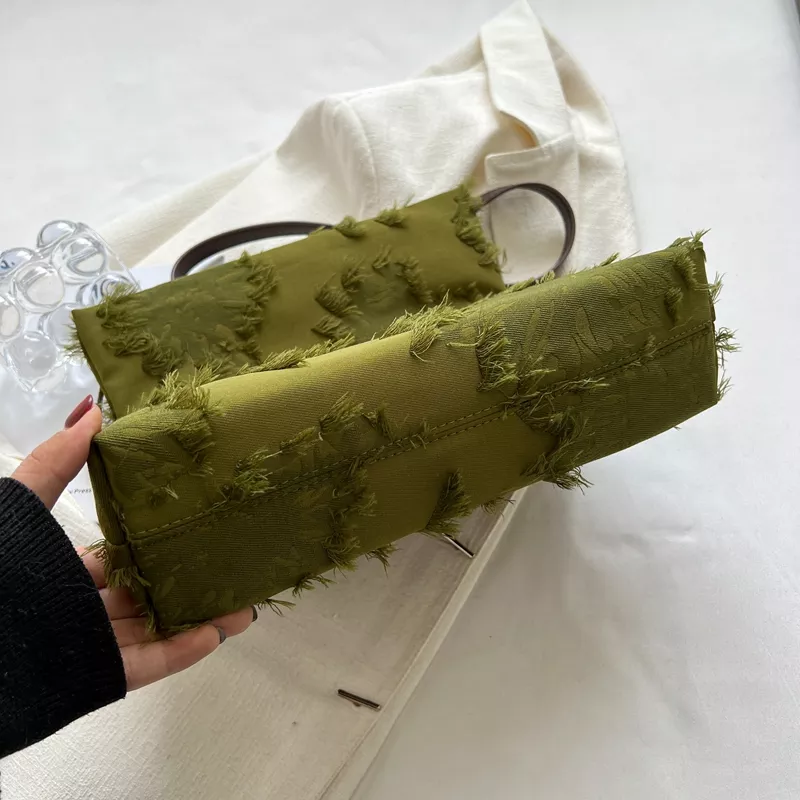 Canvas Crossbody Bags for Women New In Latest Trend Designer Chain Shoulder armpit Handbags Small Underarm Bag