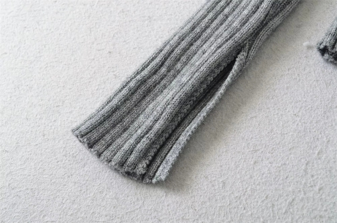 Plain Ladies Deep V Body-Hugging Knitted Sweater