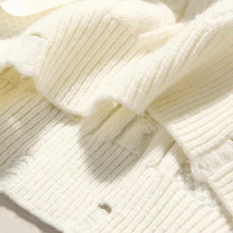 Cream O-Neck Sweater Hollow Bow Gem Link