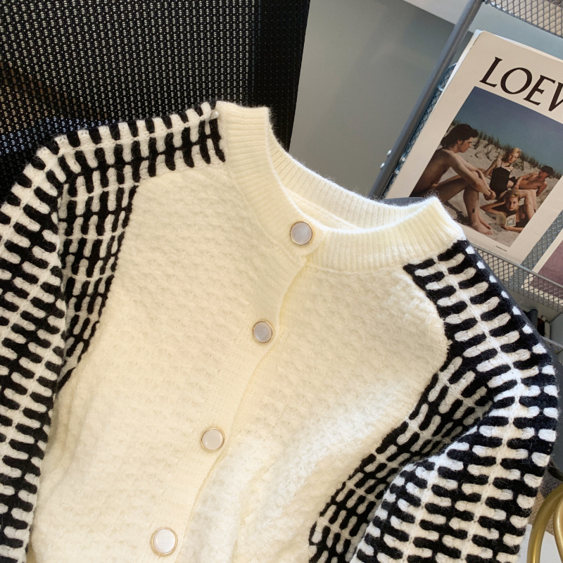 Ladies Oversized Acrylic Contrast Panel V Neck Cardi