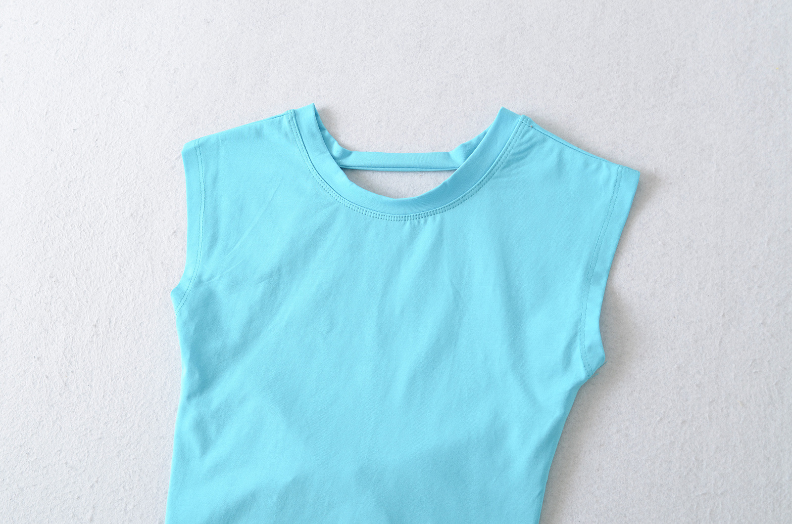 Cross over large backless sexy short T-shirt