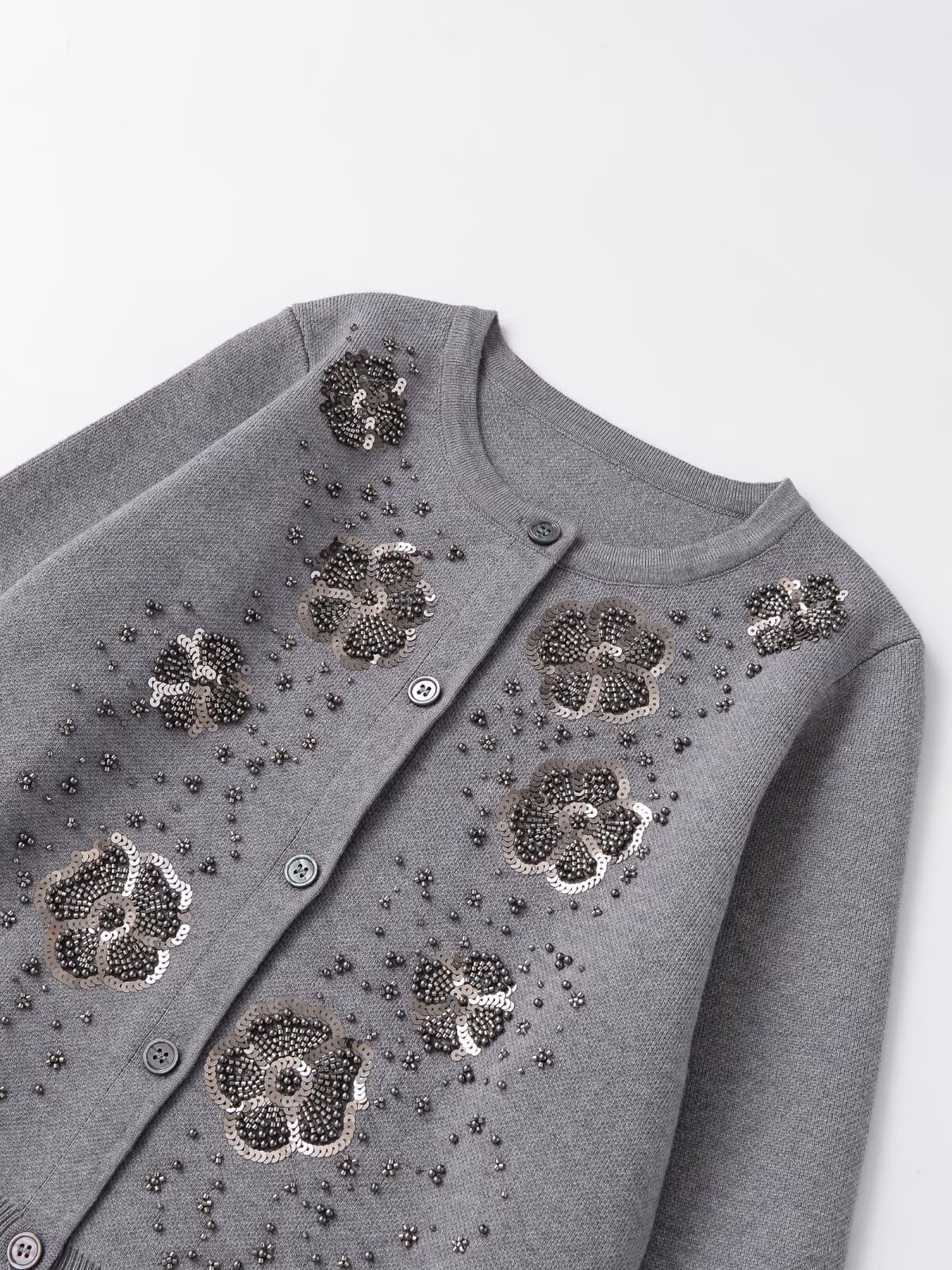 Round neck bead knitted jacket
