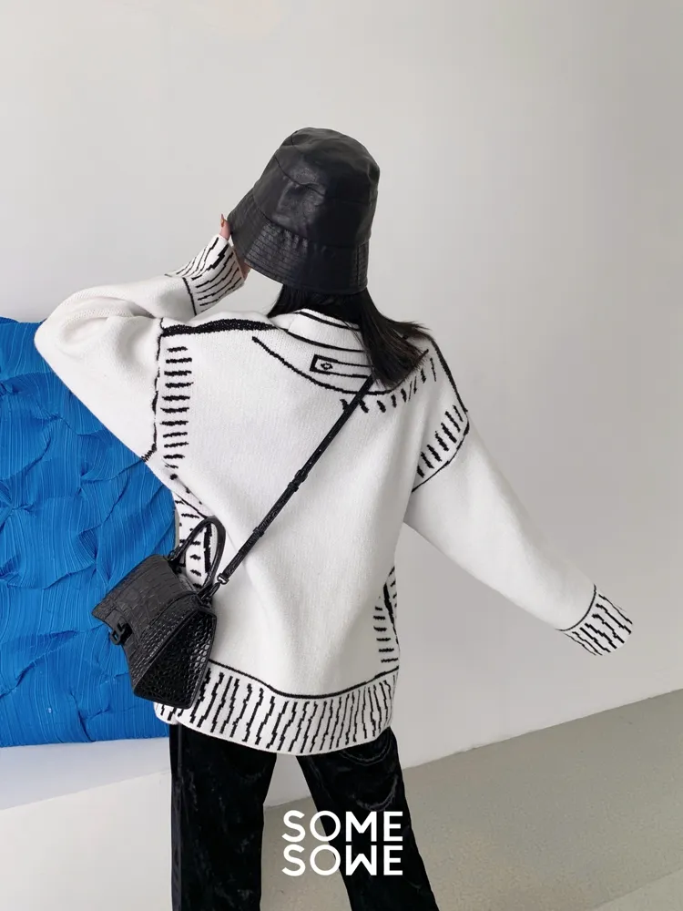 Ladies Oversized Graphic Deep V Acrylic Cardigan