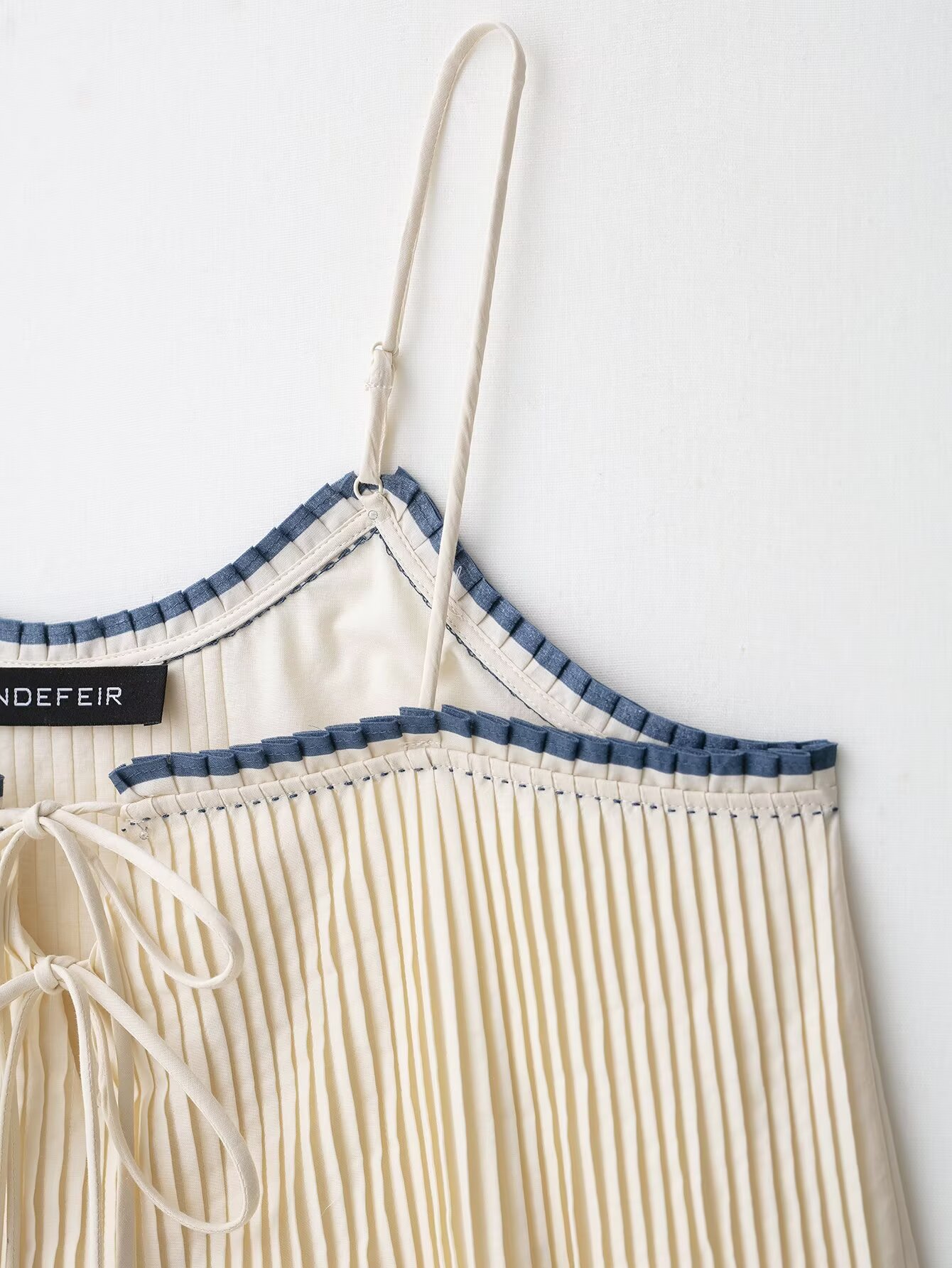 Two-Tone Trimmed Crew Cami