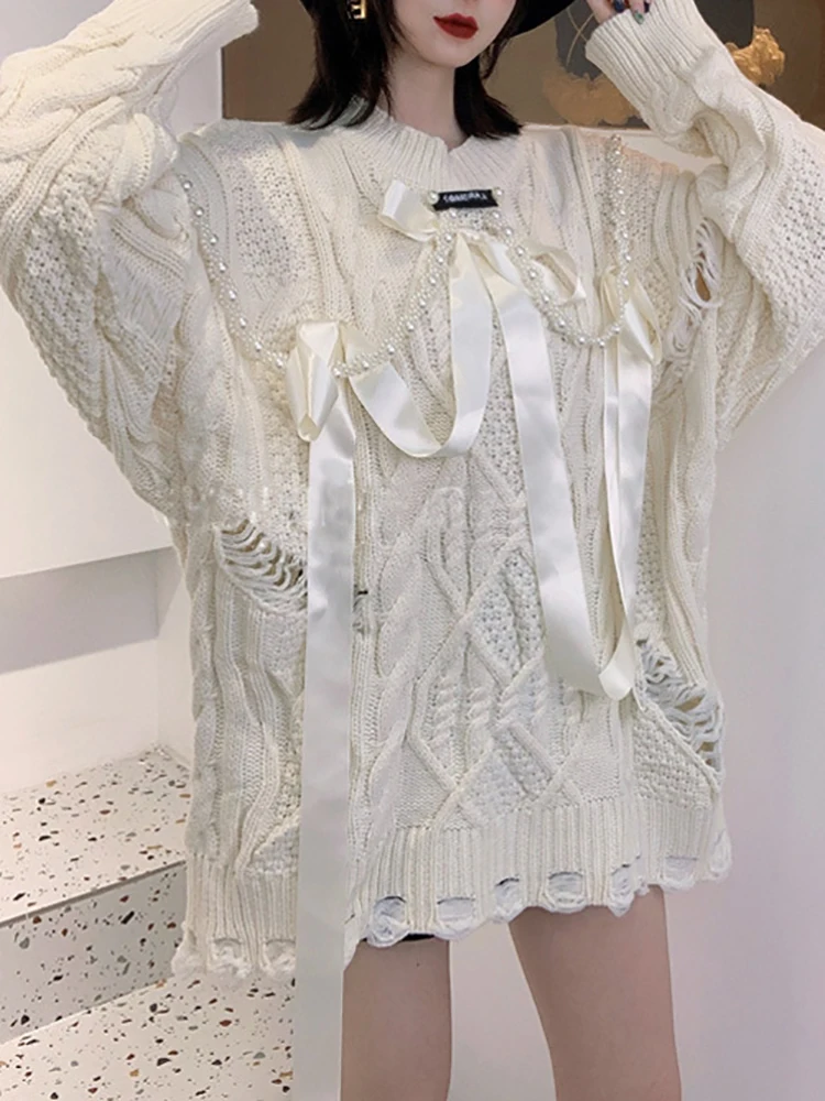 Cream O-Neck Sweater Hollow Bow Gem Link