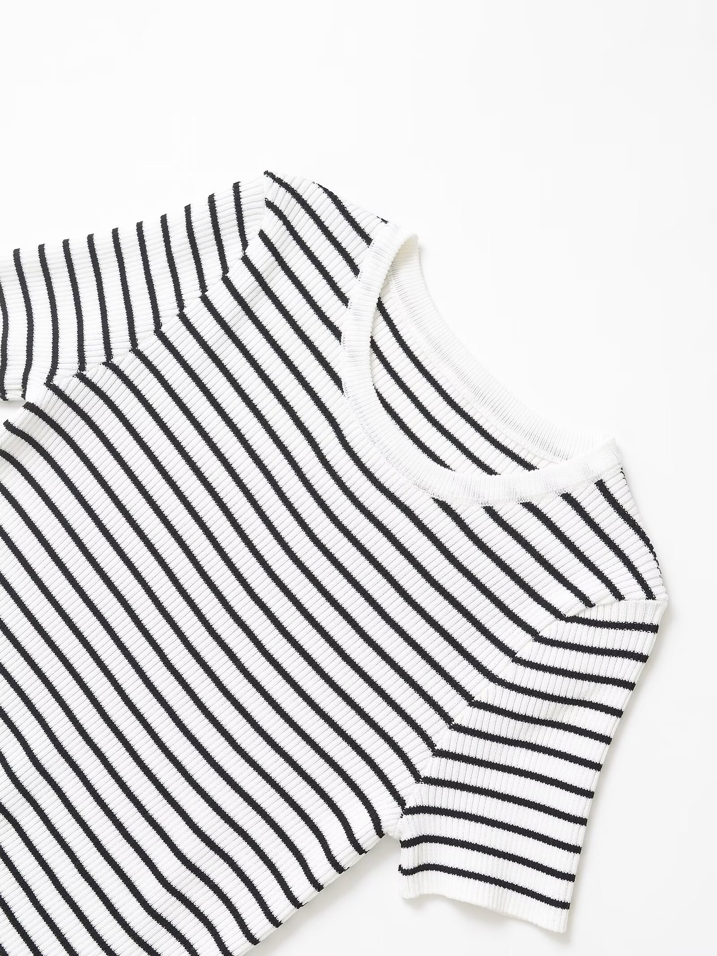 Round Neck Three-Quarter Sleeve Polyester Tee