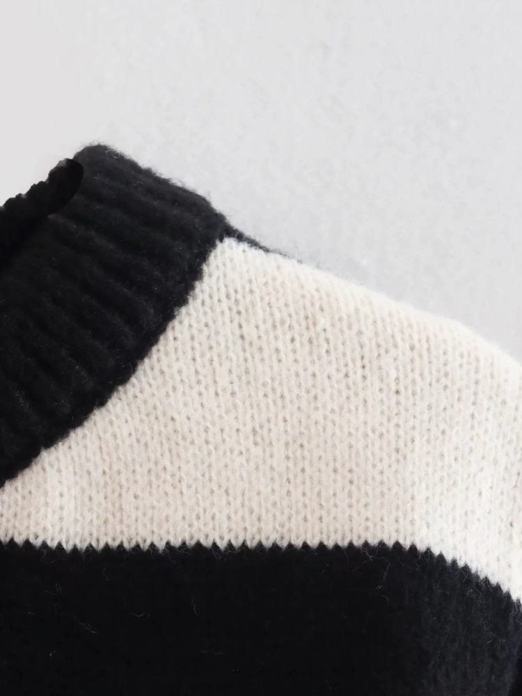 Lightweight Short Zebra Cardigan